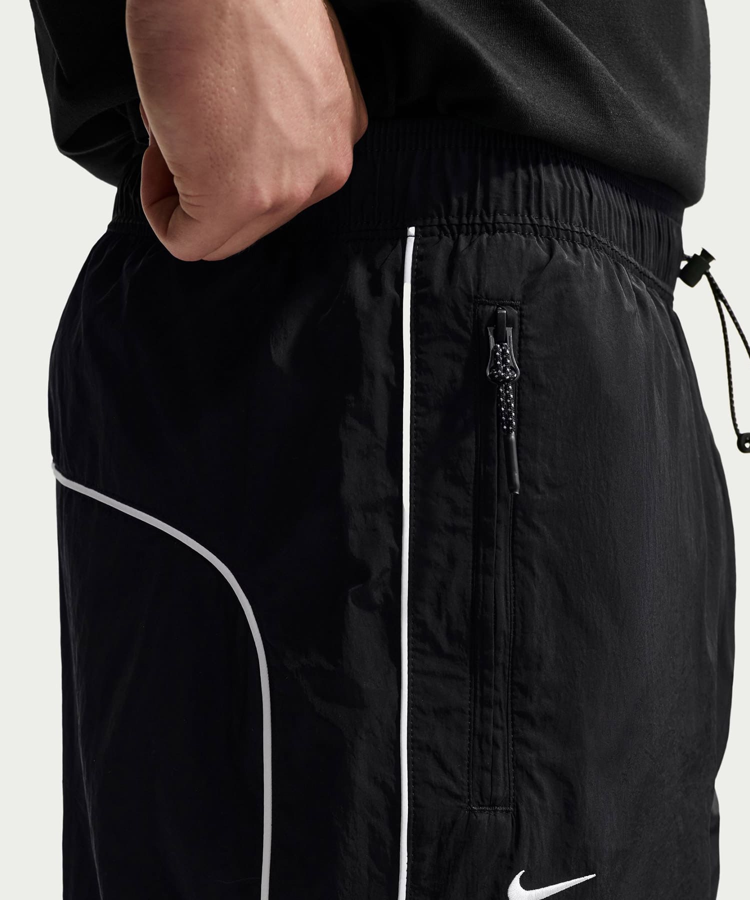 NIKE M NSW AIR MAX 95 WVN PANT BLACKの画像