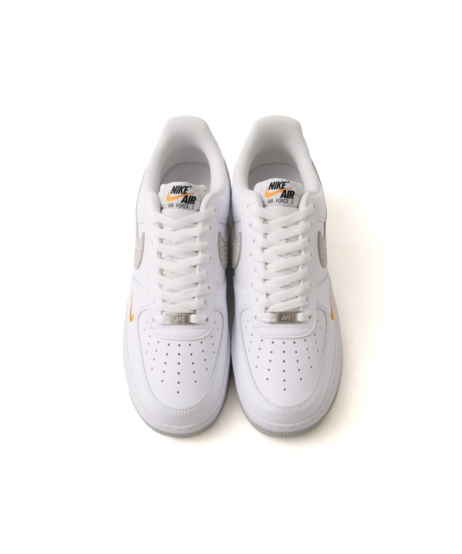NIKE AIR FORCE 1 '07 WHITE/WHITE-KUMQUAT-GREY FOG-BLACK-MTLC SILVERの画像