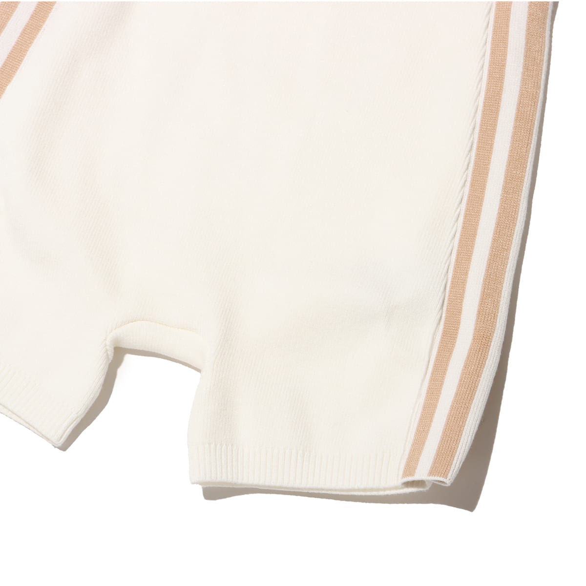 adidas PREMIUUM KNIT ONESIE OWHITE の画像