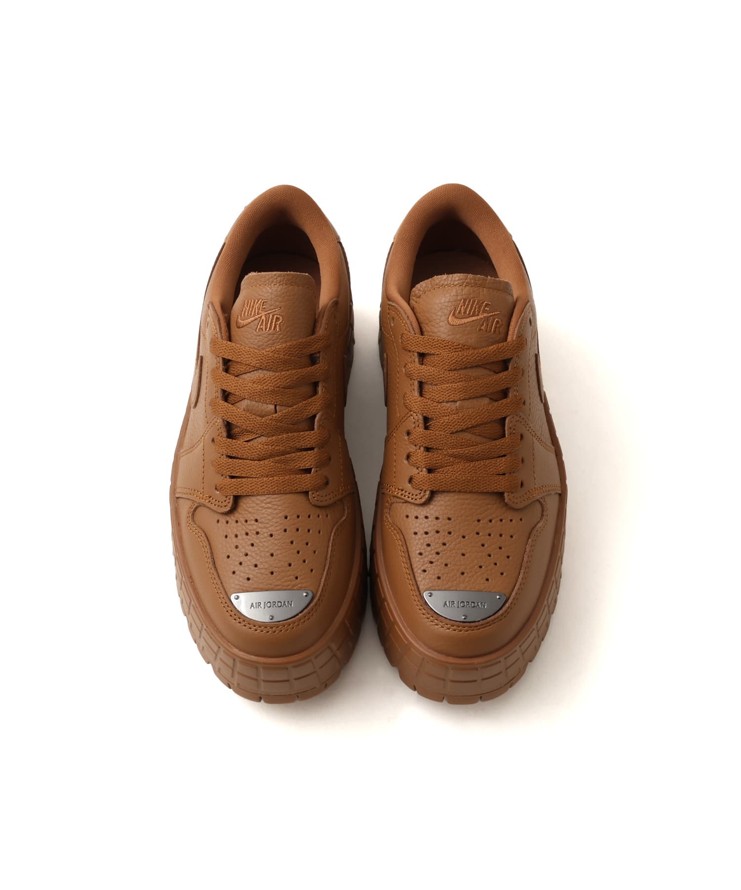 JORDAN BRAND AIR JORDAN 1 BROOKLYN LOW LT BRITISH TAN/METALLIC SILVER-BLACKの画像