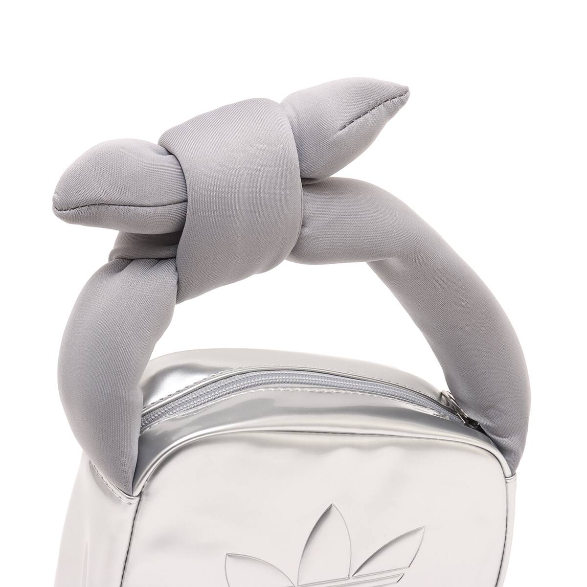 adidas MINI AIRLINER BAG シルバーメタリックの画像