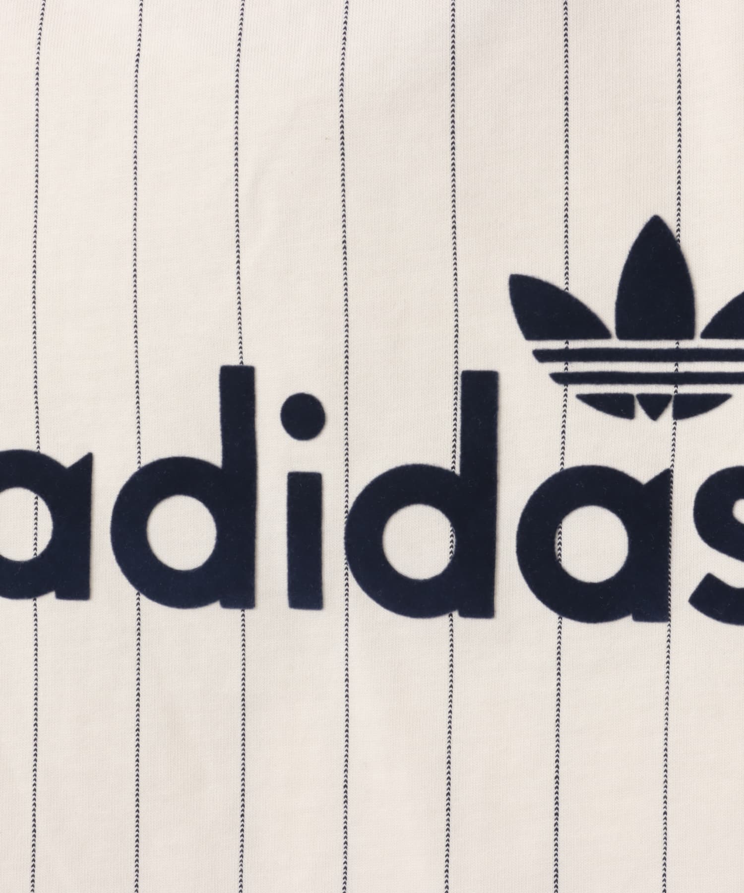 adidas GRAPHIC CALI T オフホワイト/ナイトインディゴの画像