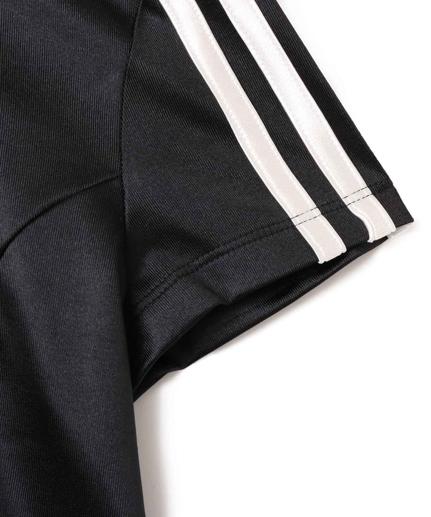 adidas SHORTSLEEVE TRACK TOP ブラックの画像