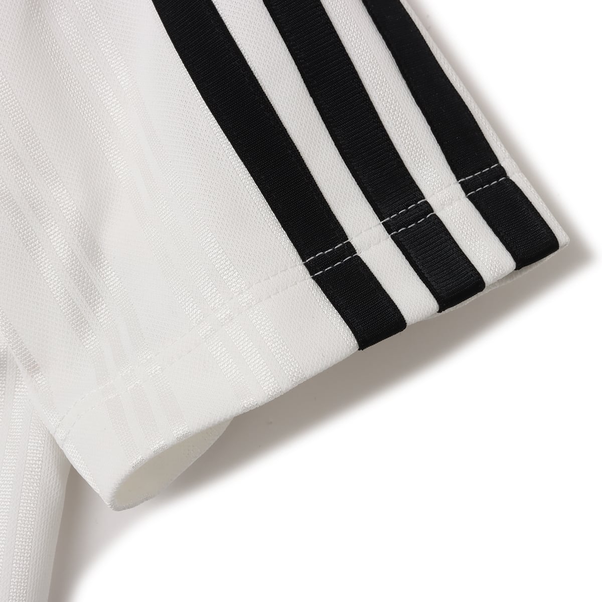 adidas V-NECK POLO ホワイトの画像