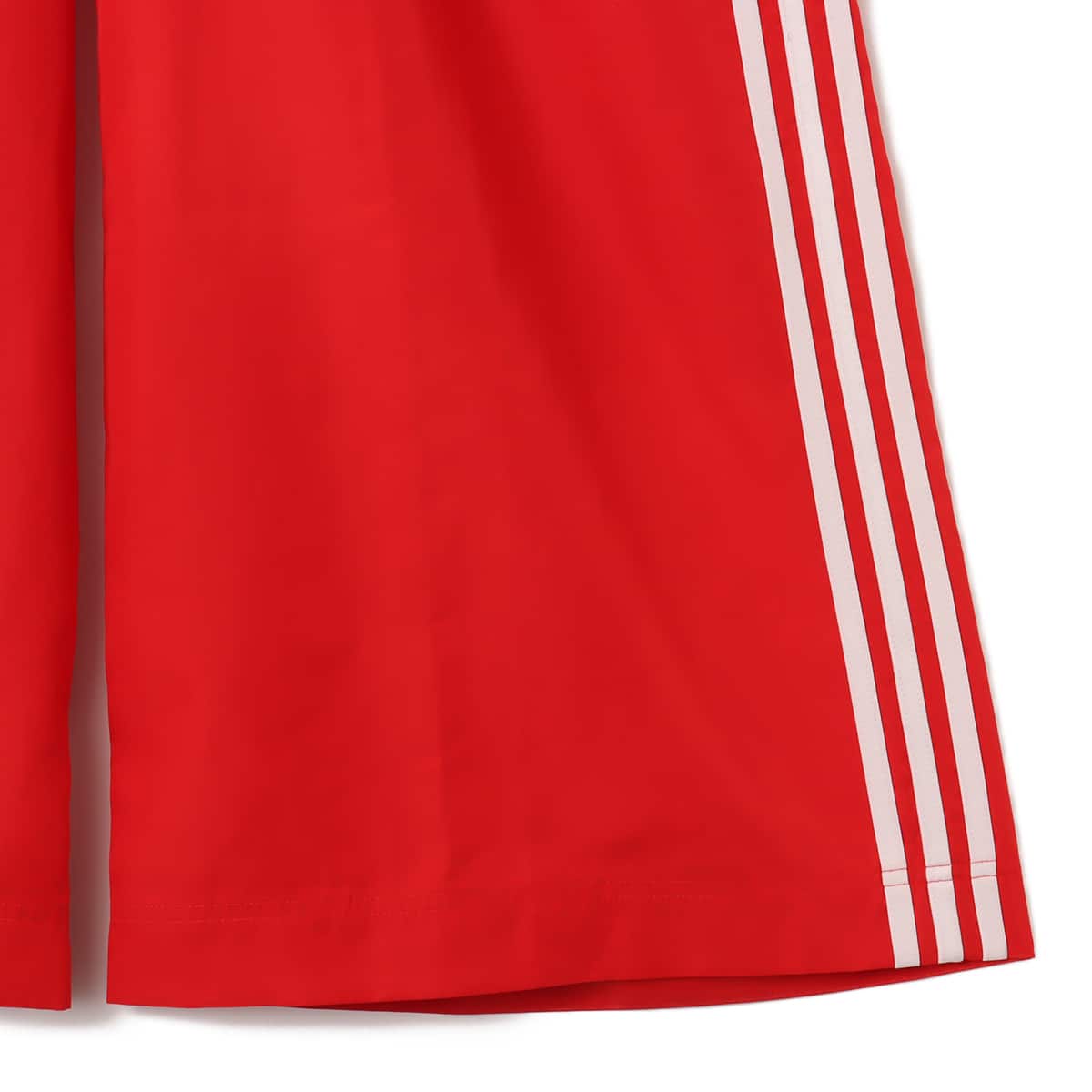 adidas OVERSIZED TRACK PANTS ベタースカーレットの画像