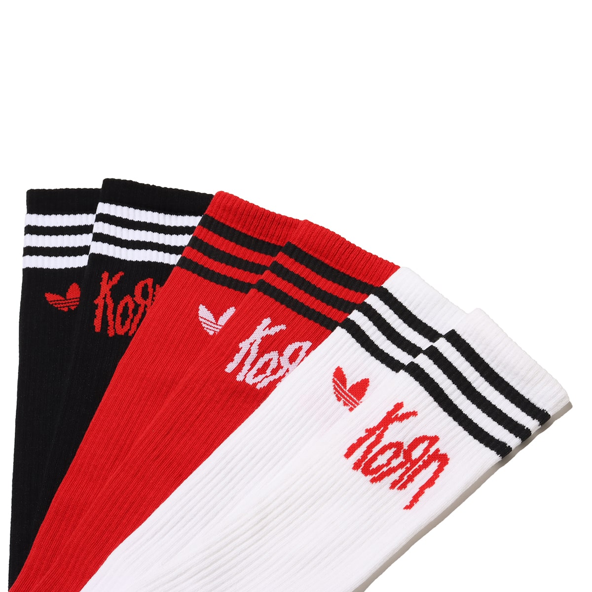 adidas KORN SOCKS WHITE/BLACK/BETSCA|atmos（アトモス） 公式オンラインストア