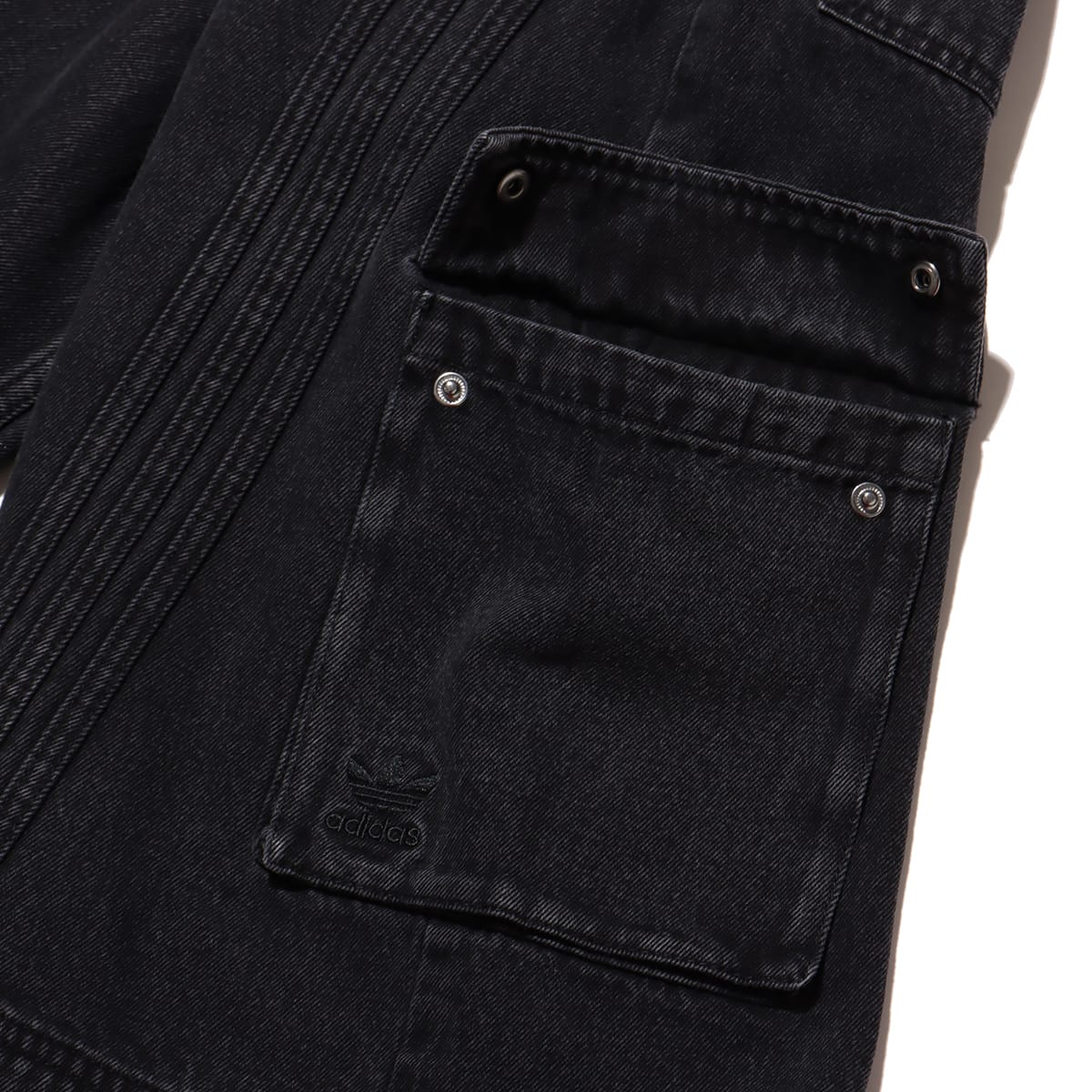 adidas WOMENS DENIM CAPRI SHORT BLACK の画像