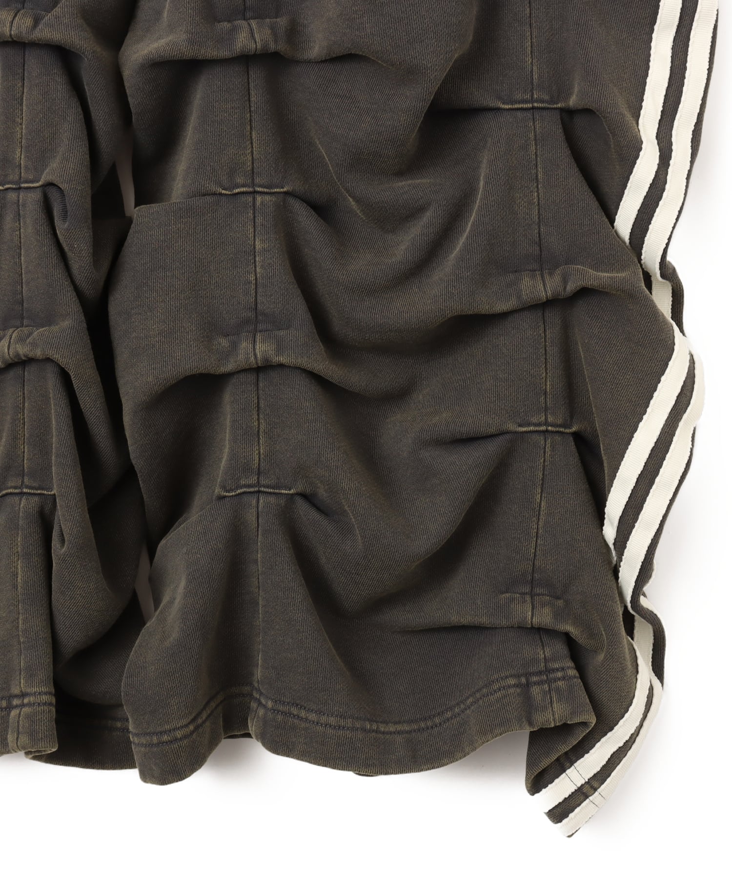 adidas by Avavav PLEATED TRACK PANTS カーボンの画像