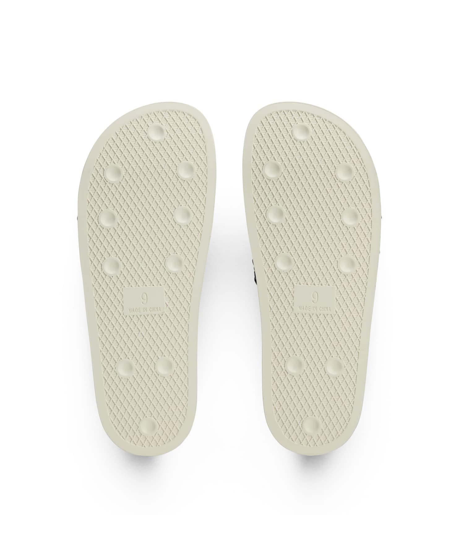 adidas 100 THIEVES ADILETTE CORE BLACK/CORE BLACK/REDの画像