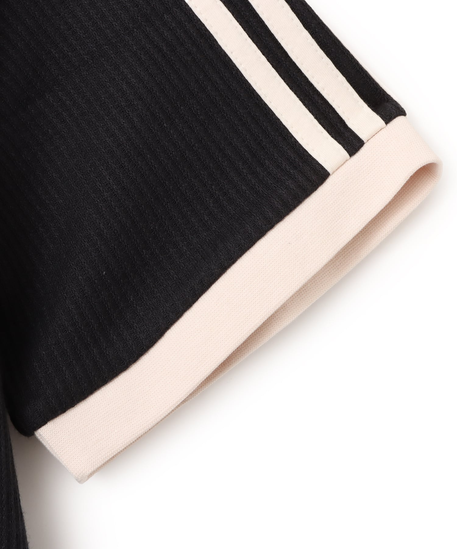 adidas WAFFLE SHORT SLEEVE POLO ブラックの画像