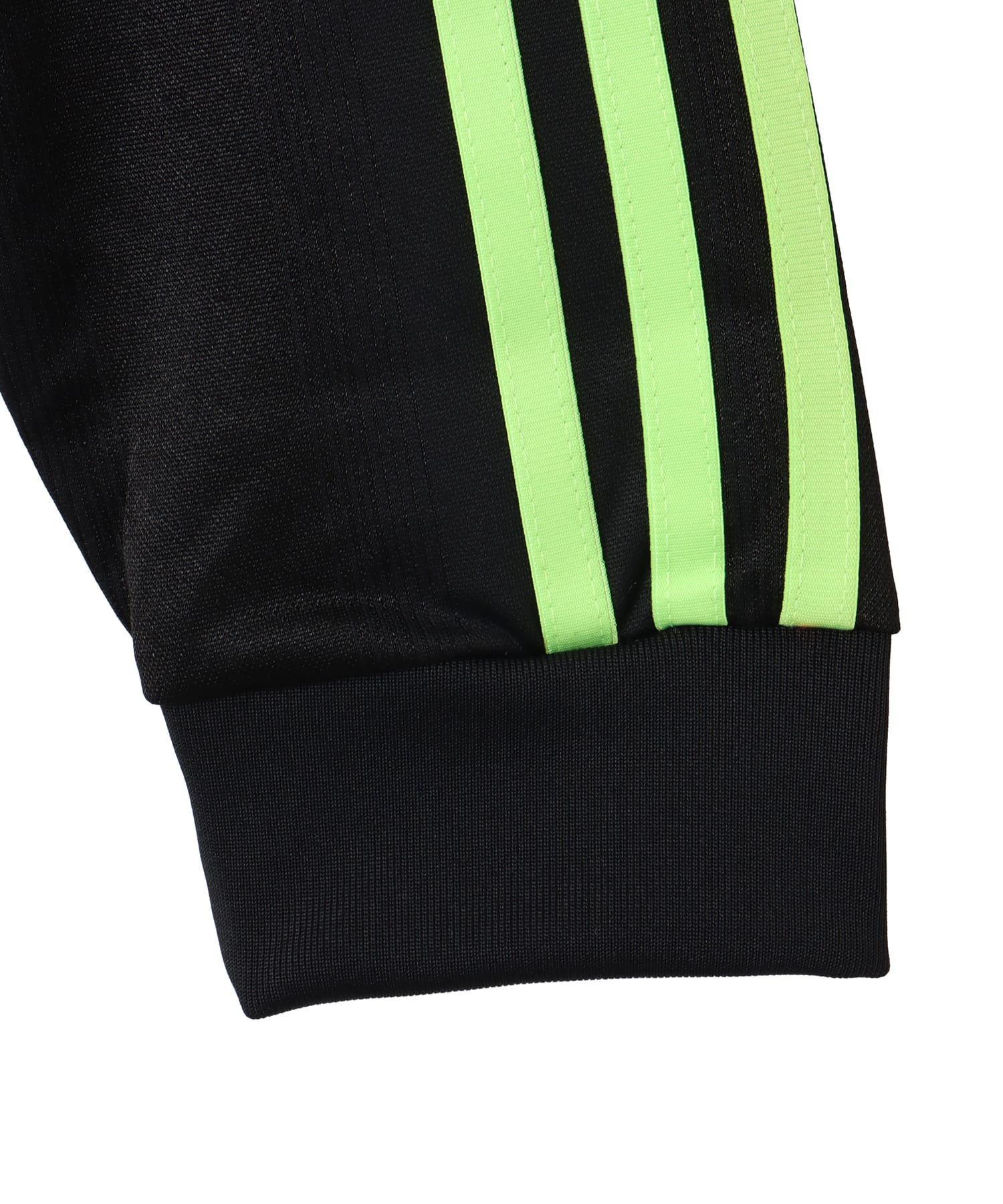 adidas ADICOLOR FOOTBALL JACQUARD CROP LONG-SLEEVE TOP ブラック/シグナルグリーンの画像