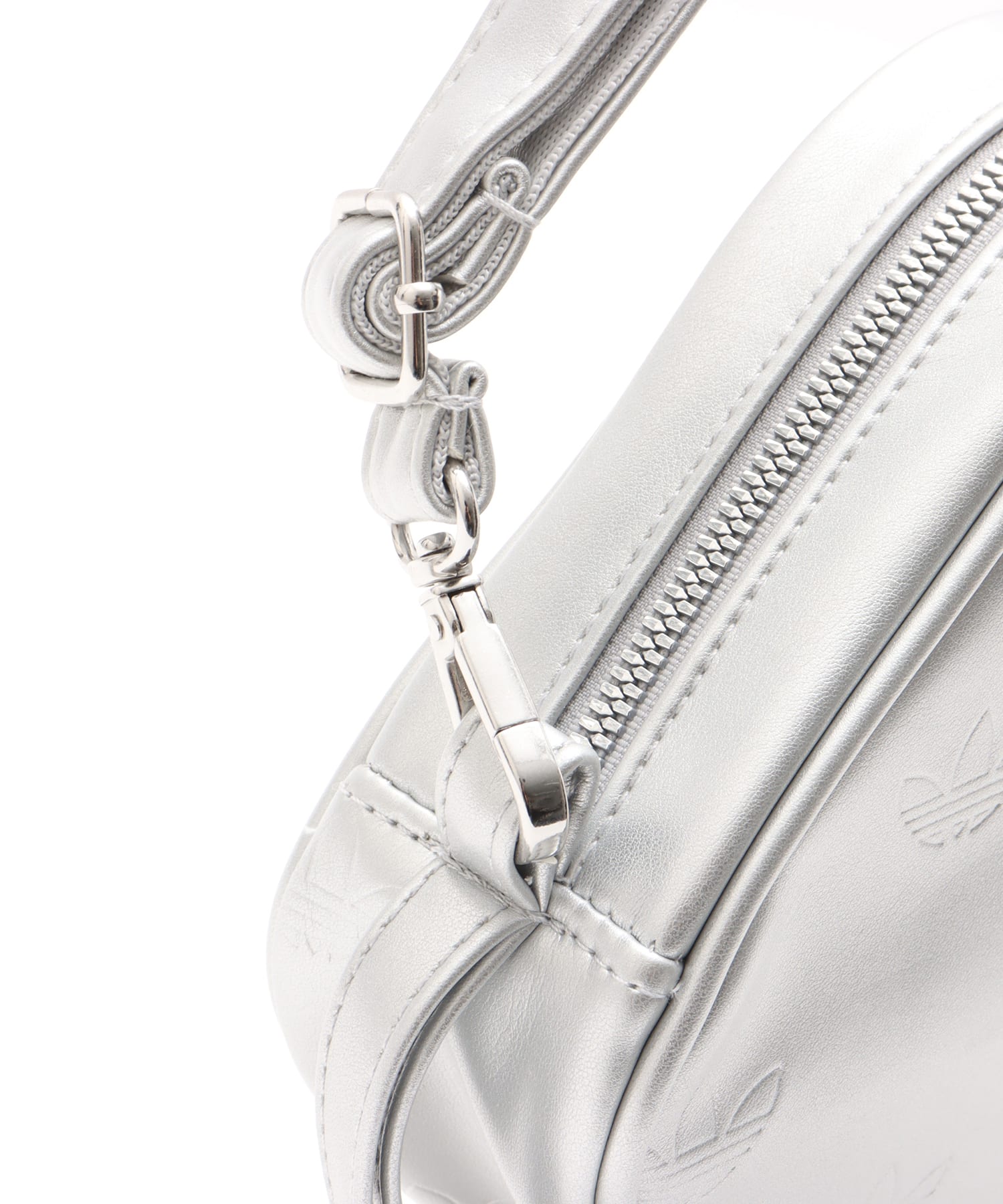 adidas DIAMOND SHAPED BAG シルバーメタリックの画像