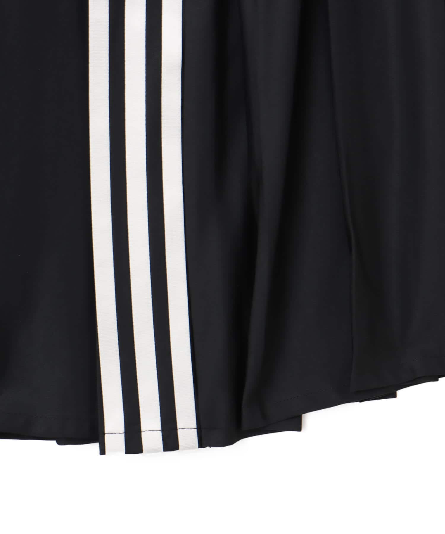 adidas RIBBON PLEATED MAXI SKIRT ブラックの画像