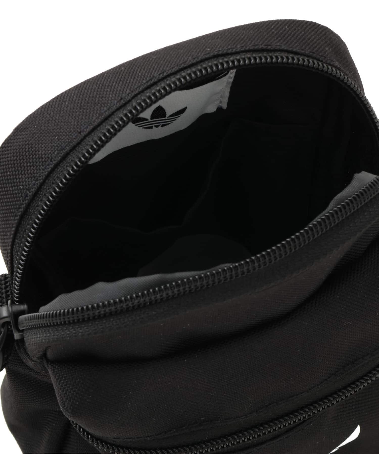 adidas ADICOLOR CLASSIC FESTIVAL BAG ブラック/ホワイトの画像