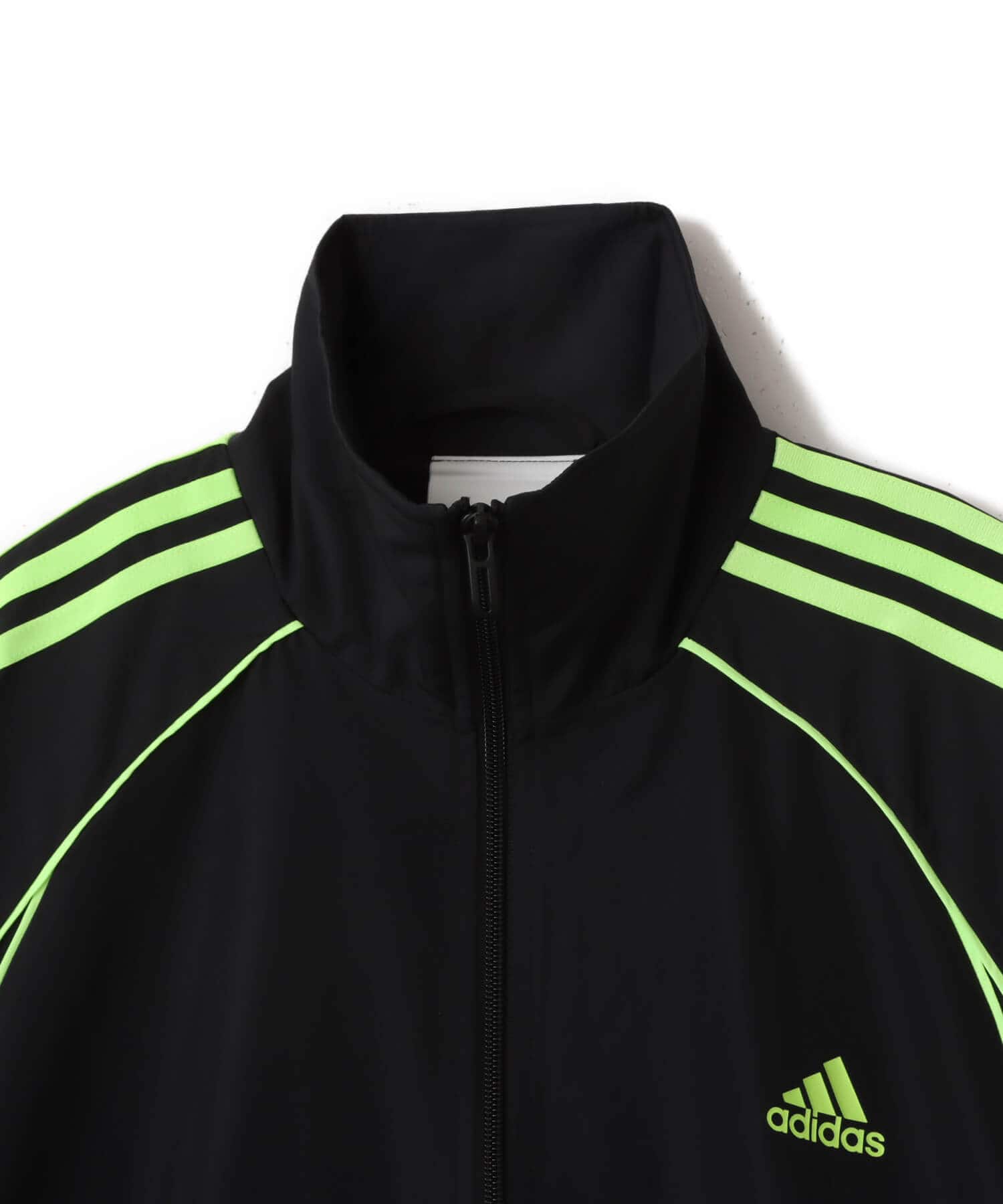 adidas TEAMGEIST ADICOLOR OVERSIZED WOVEN TRACK TOP ブラック/シグナルグリーンの画像