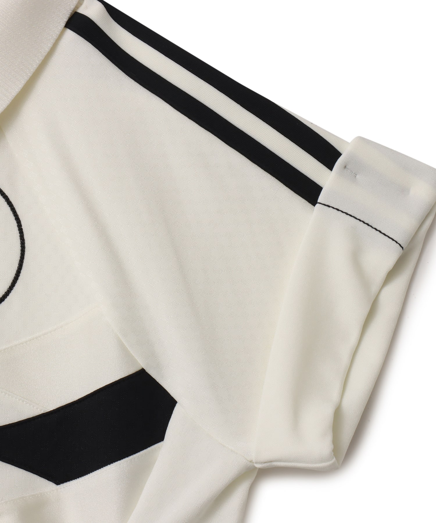 adidas RECONSTRUCTED TOP オフホワイト/ブラックの画像