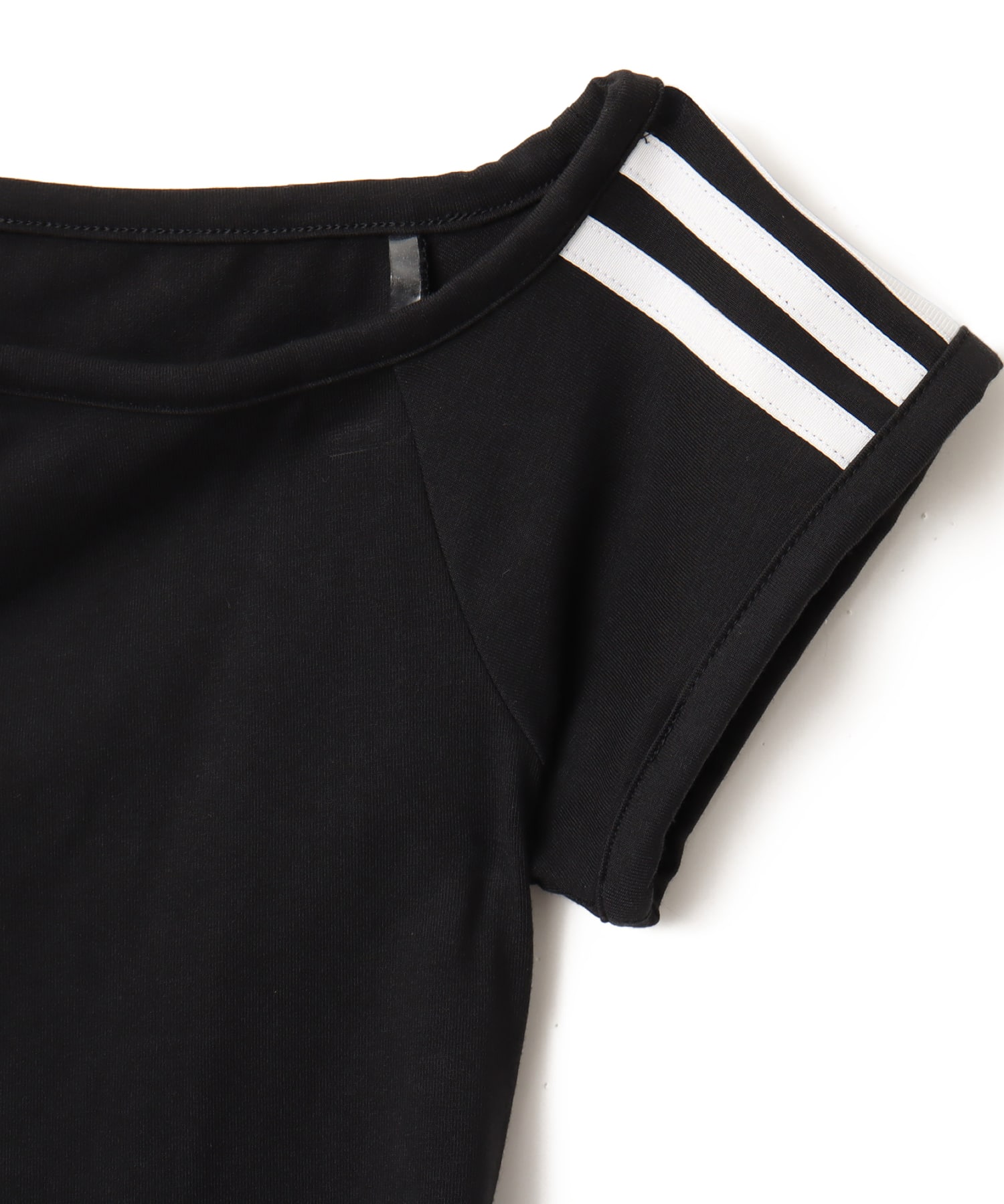 adidas CAMPUS 2000 OFF SHOULDER TEE ブラックの画像