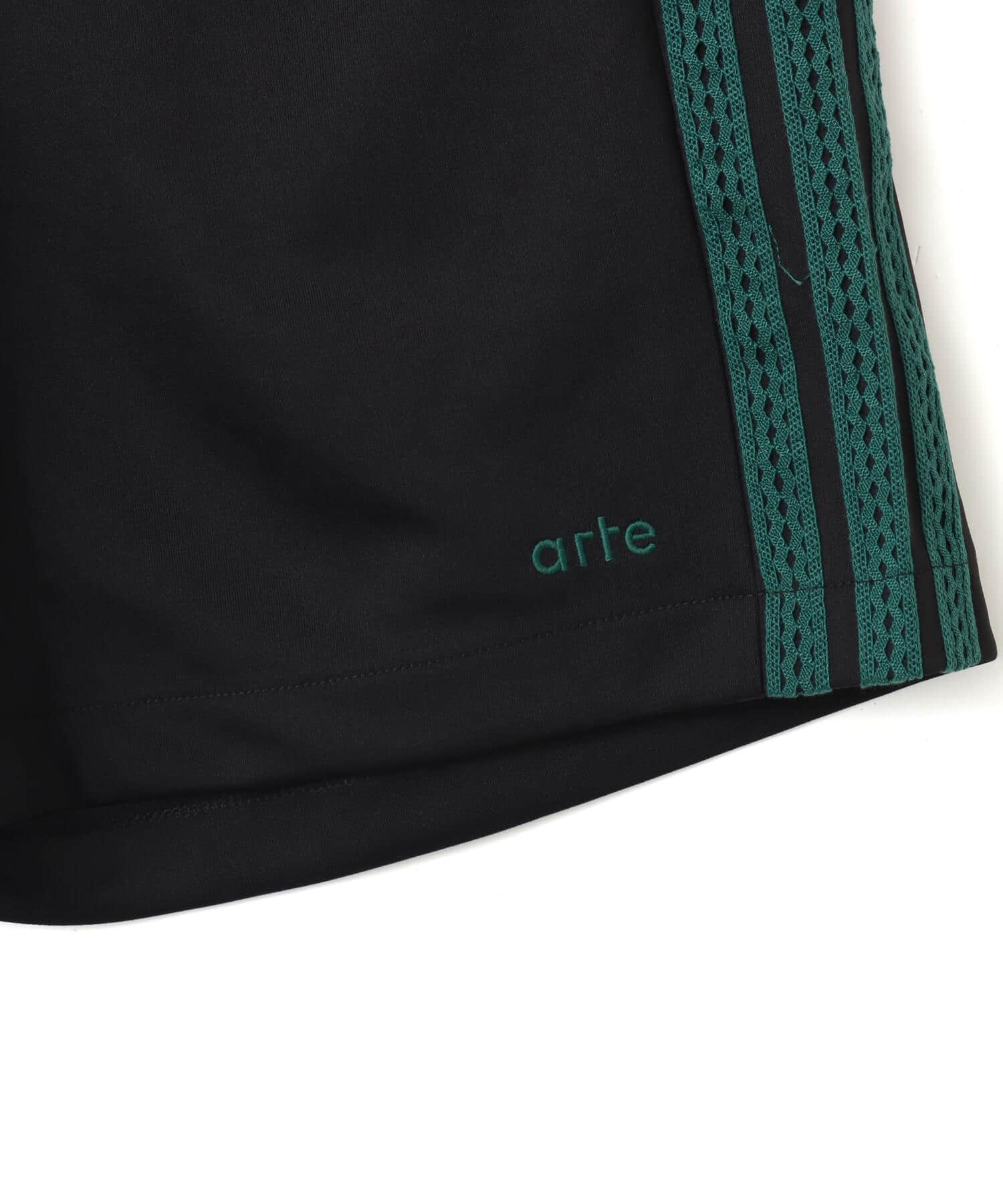 adidas X ARTE ANTWERP SHORTS ブラックの画像