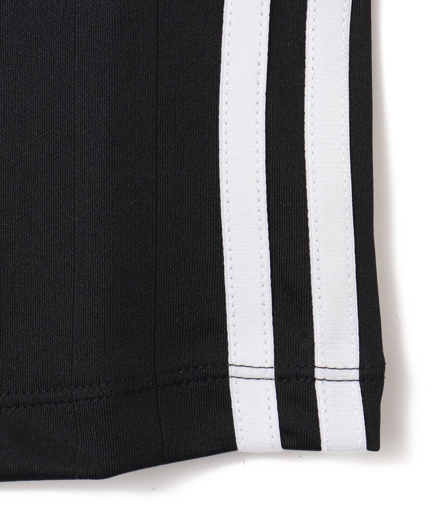 adidas V-NECK ブラックの画像