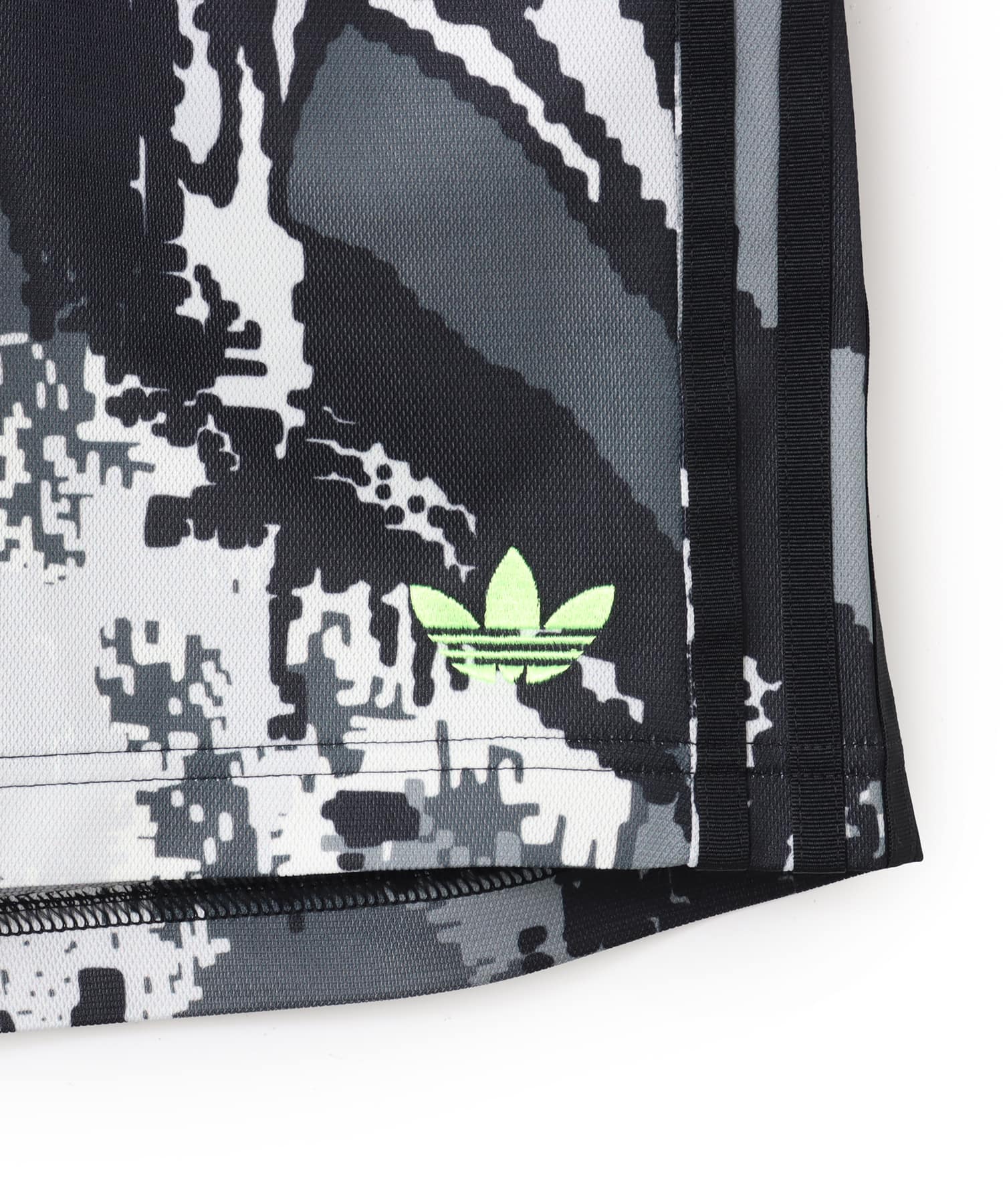 adidas ARCHIVE AOP SHORT 9INCH INSEAM マルチカラー/グレースリーの画像