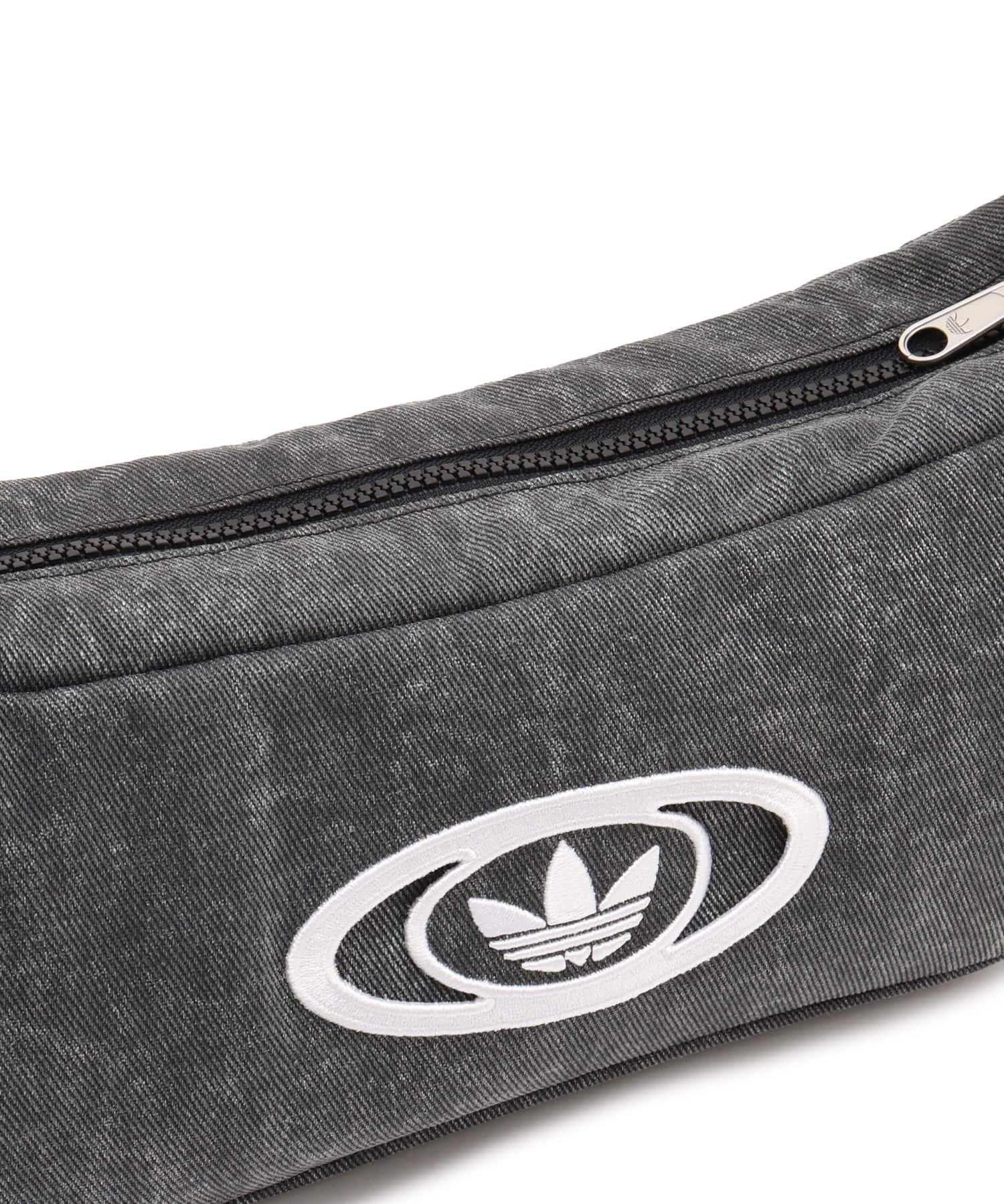 adidas SMALL SHOULDER BAG ブラックの画像