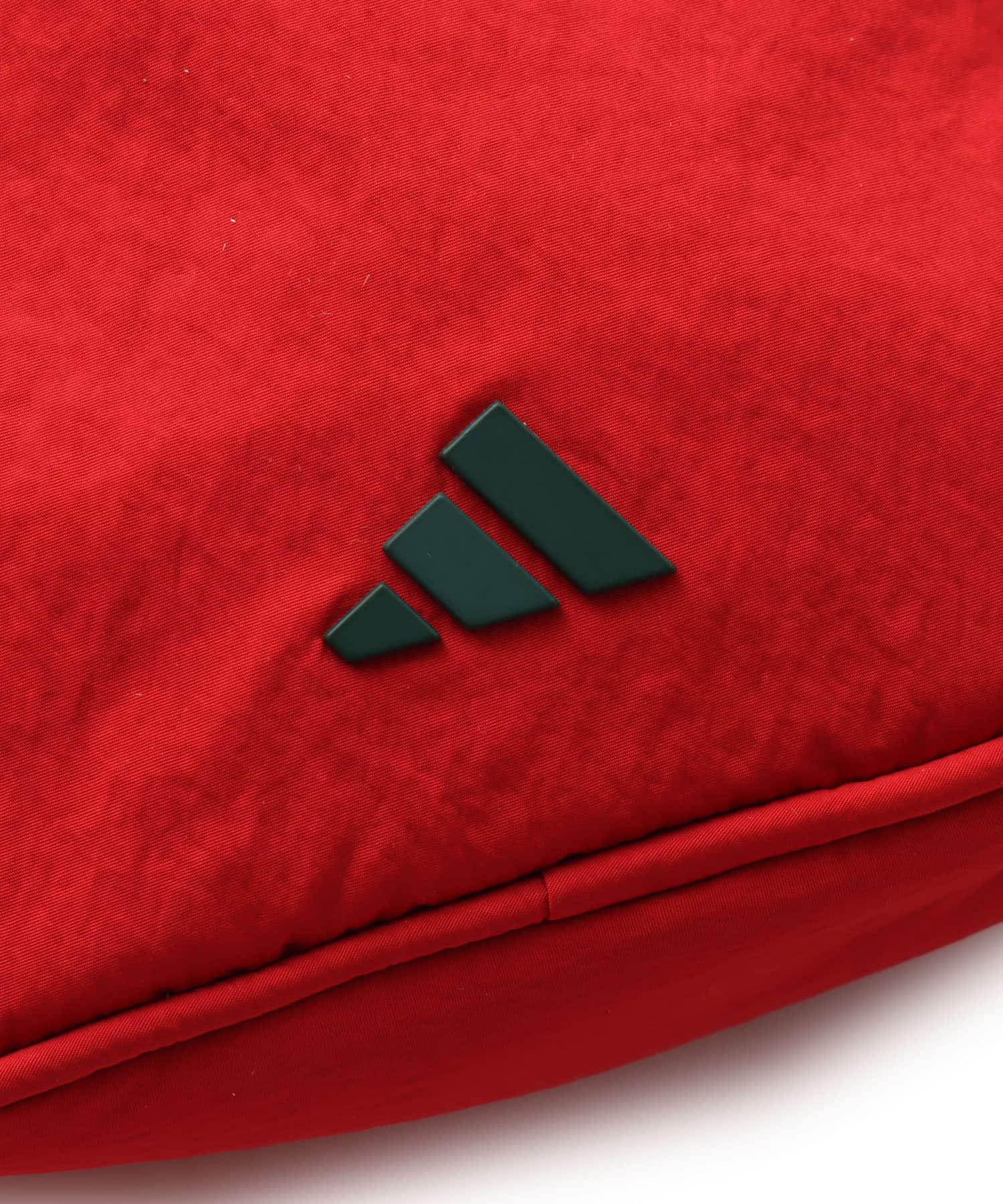 adidas X ARTE ANTWERP BAG ベタースカーレット/カレッジグリーンの画像