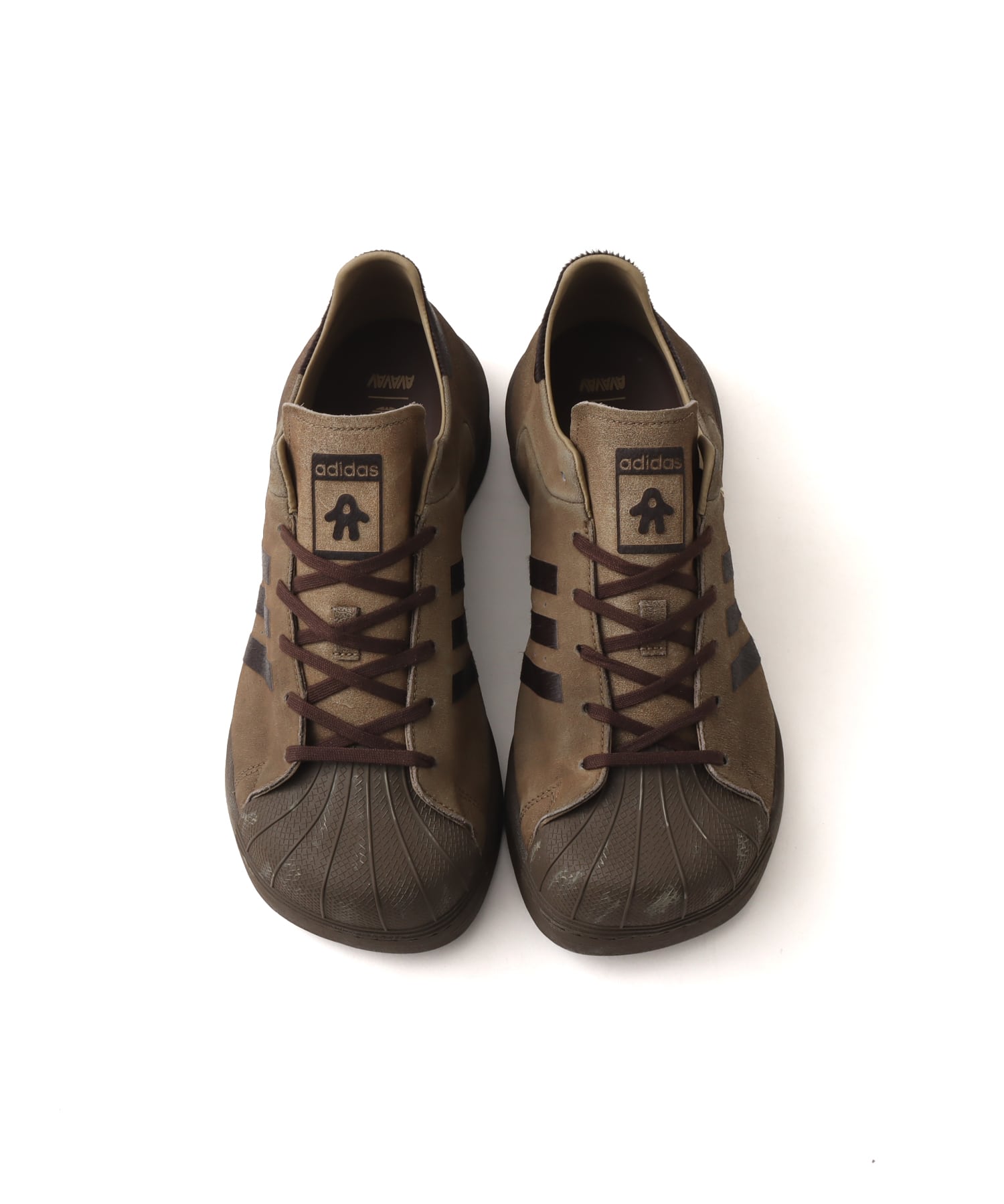 adidas SUPERSTAR BY AVAVAV DBROWN/DBROWN/SUPCOLの画像