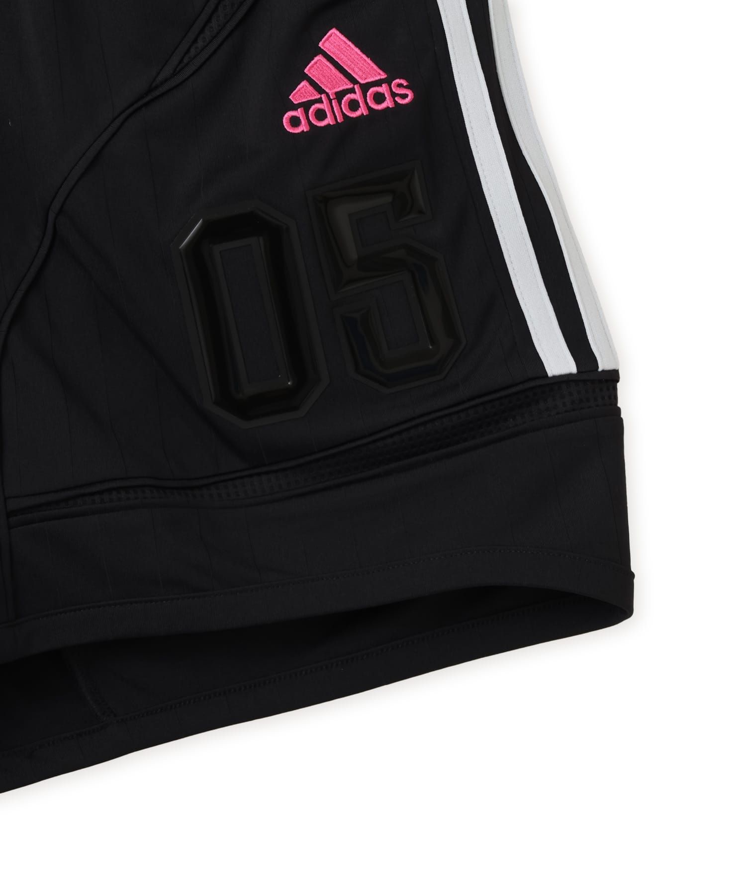 adidas SP5DER SHORT ブラックの画像