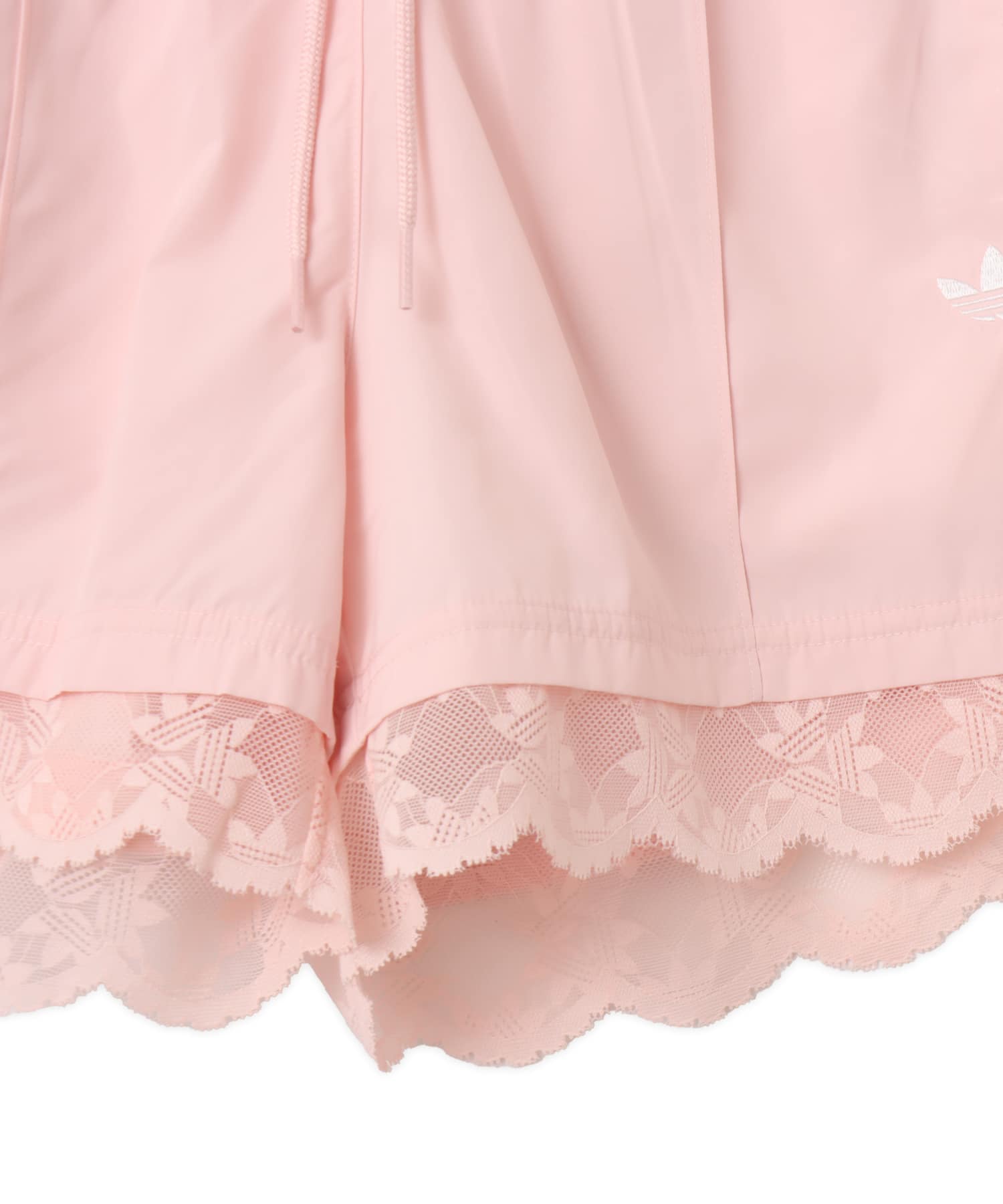 adidas LACE TRIM 3 STRIPE SHORT サンディーピンクの画像