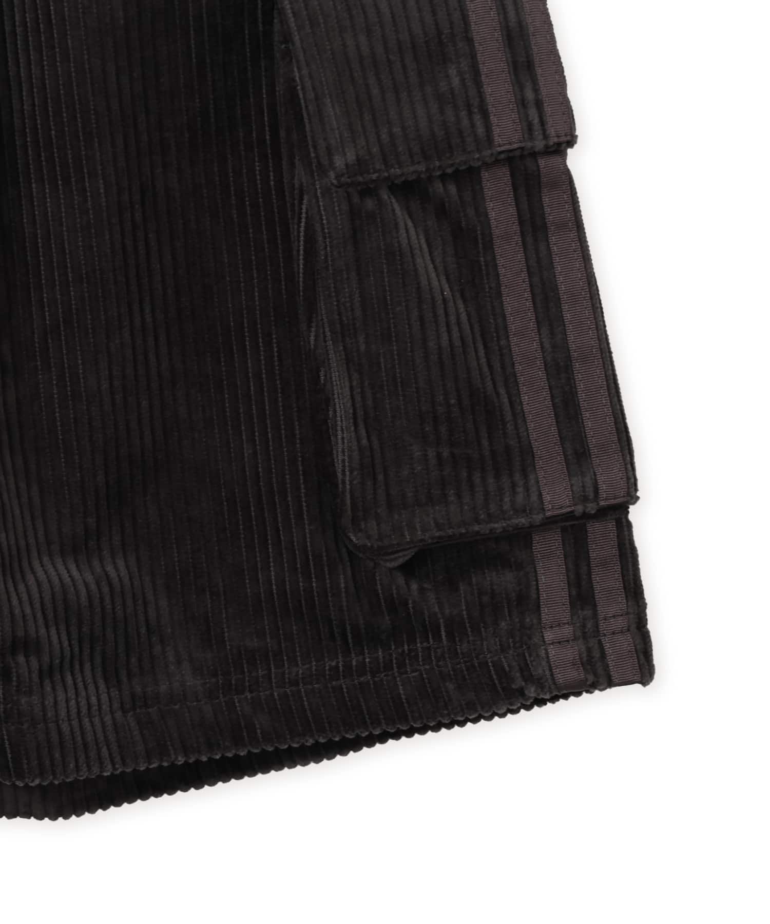 adidas ADICOLOR CARGO SHORTS ブラックの画像