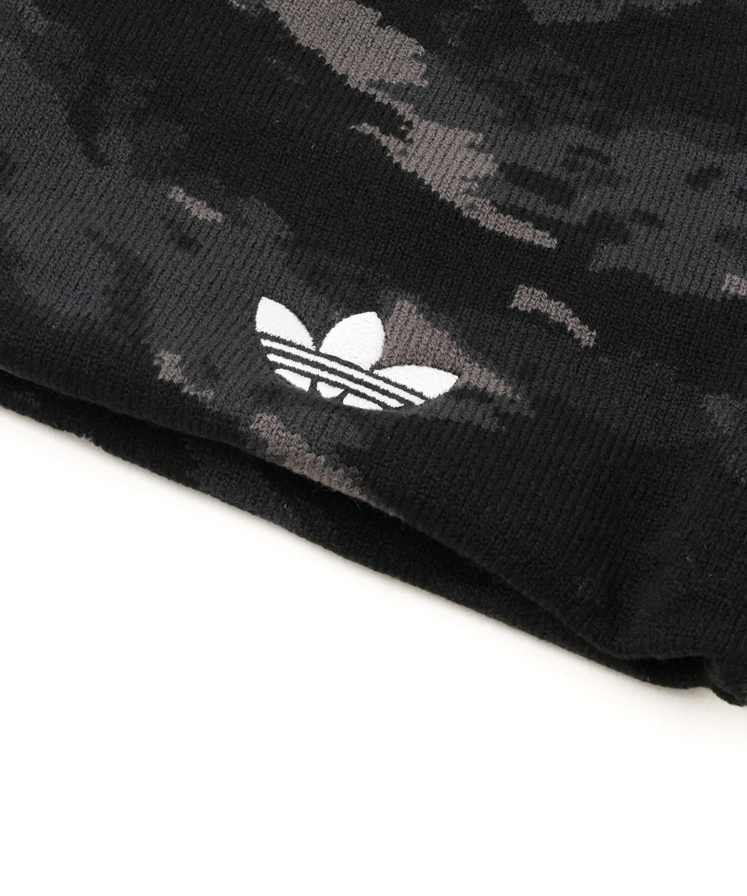 adidas CUFFLESS CAMO BEANIE ブラックの画像