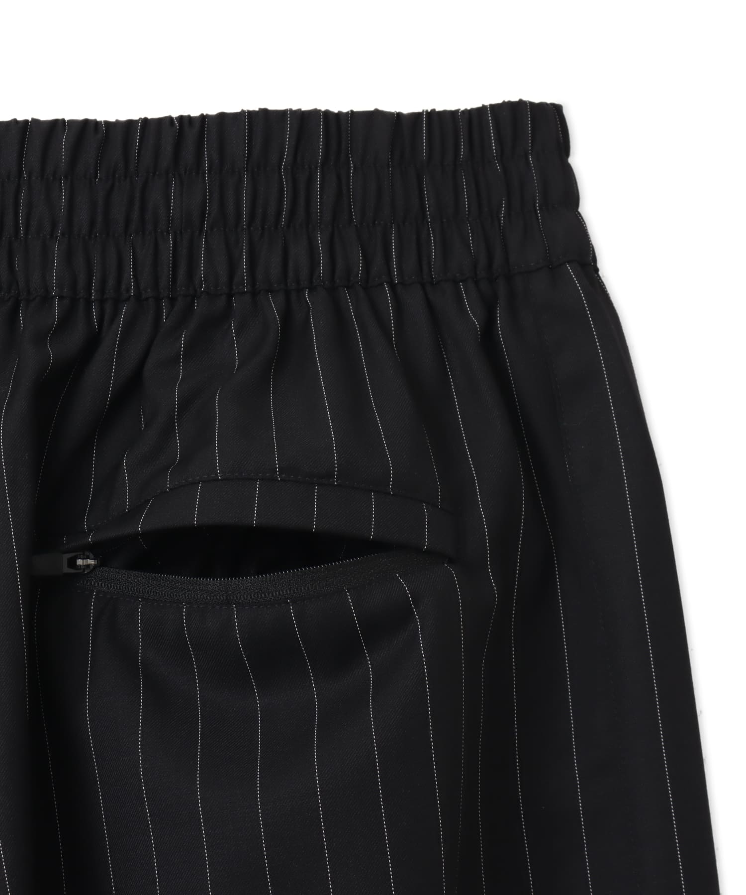 adidas CHAVARRIA PINSTRIPE TRACK PANT ブラック/ホワイトの画像