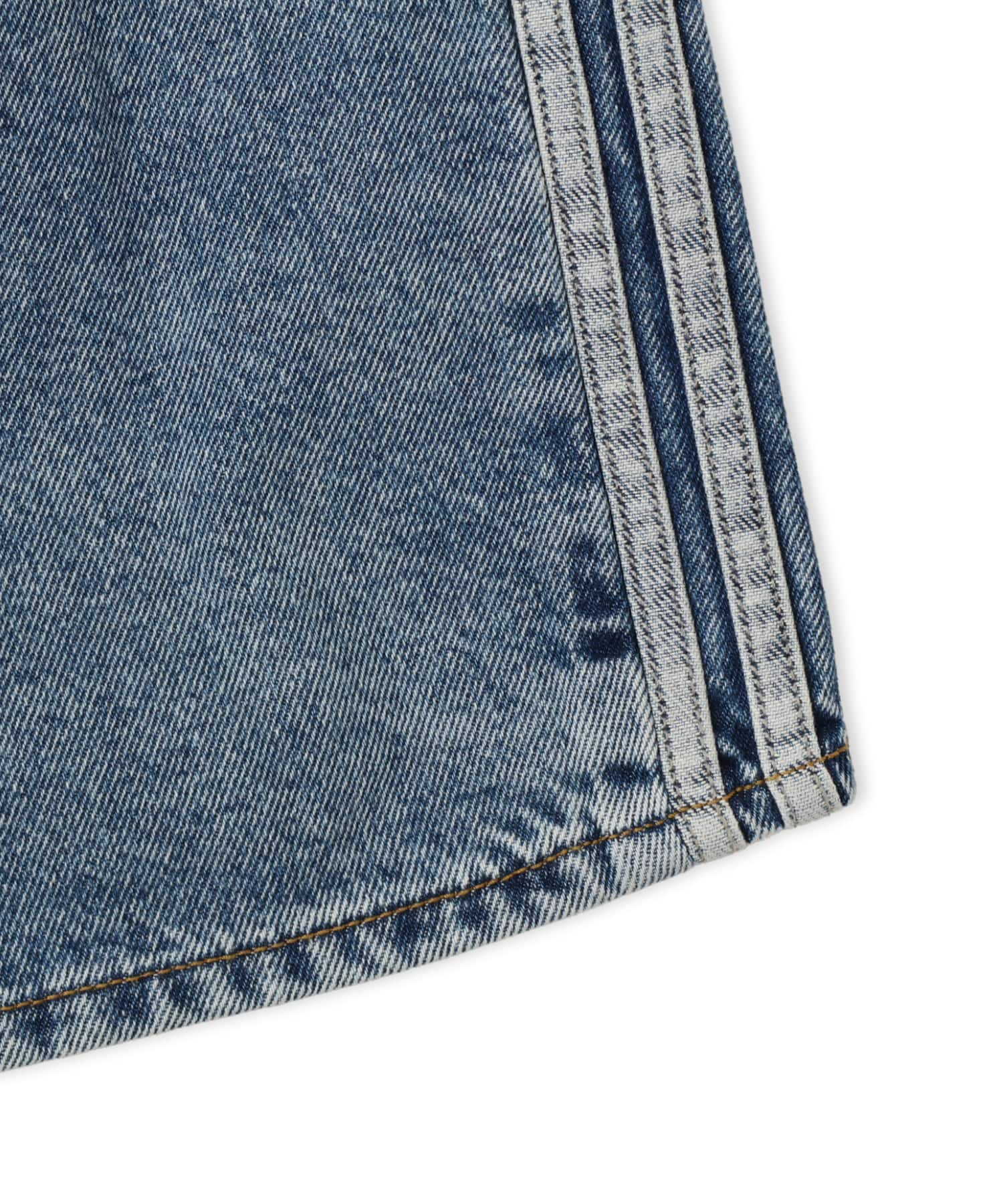 adidas FIREBIRD ADICOLOR LIGHT WASH DENIM SHORTS ウォーンブルーデニムの画像