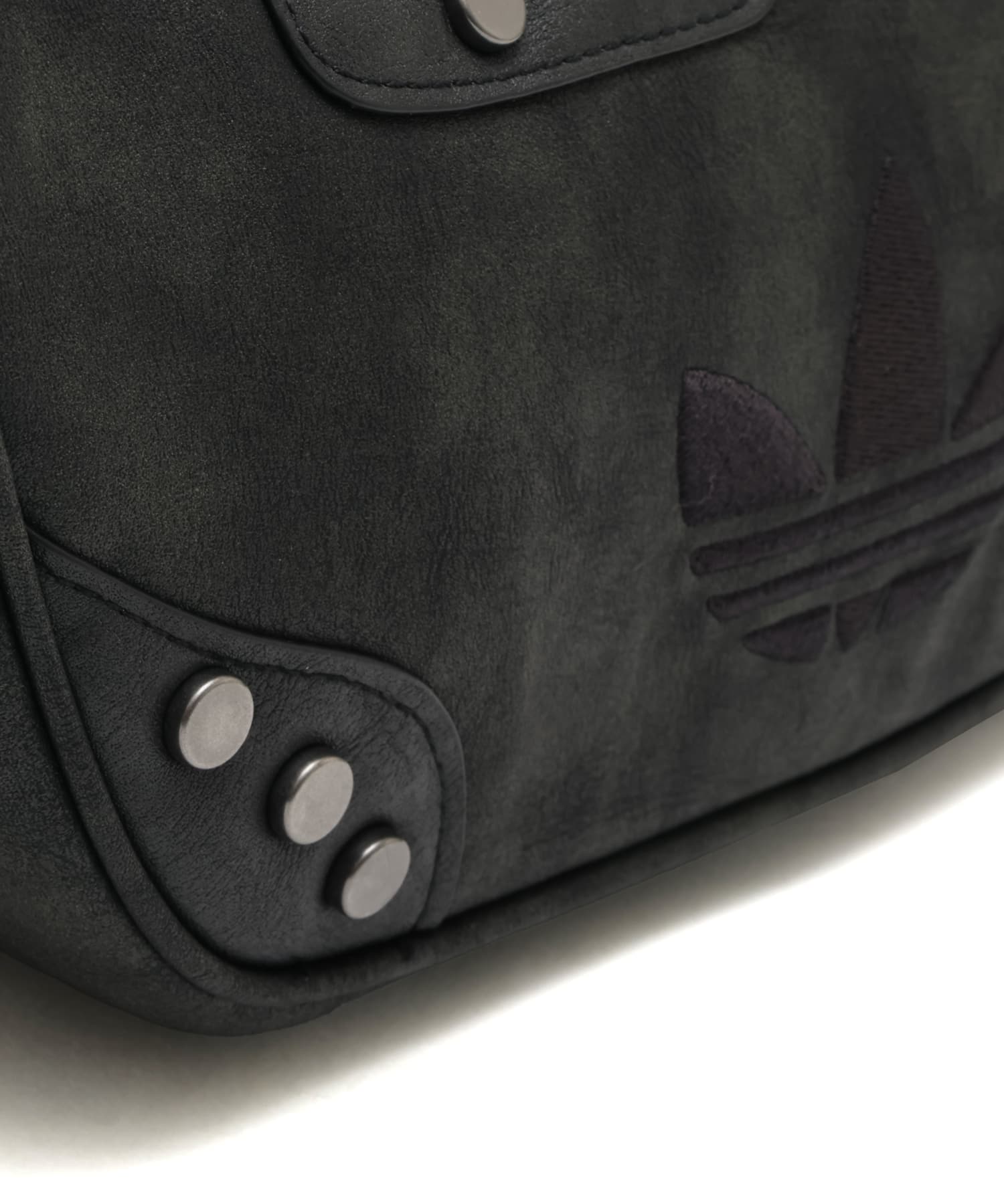 adidas BOWLING BAG STUDS ブラックの画像