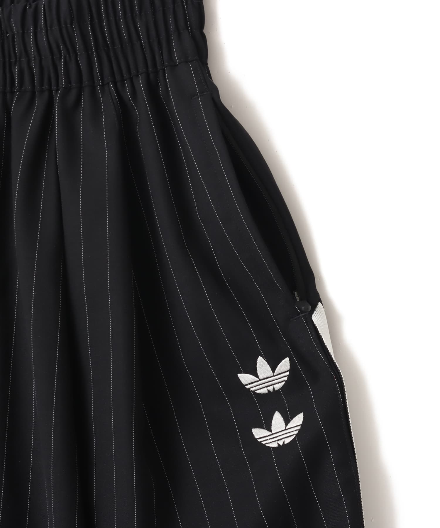 adidas CHAVARRIA PINSTRIPE LONG SHORT ブラック/ホワイト