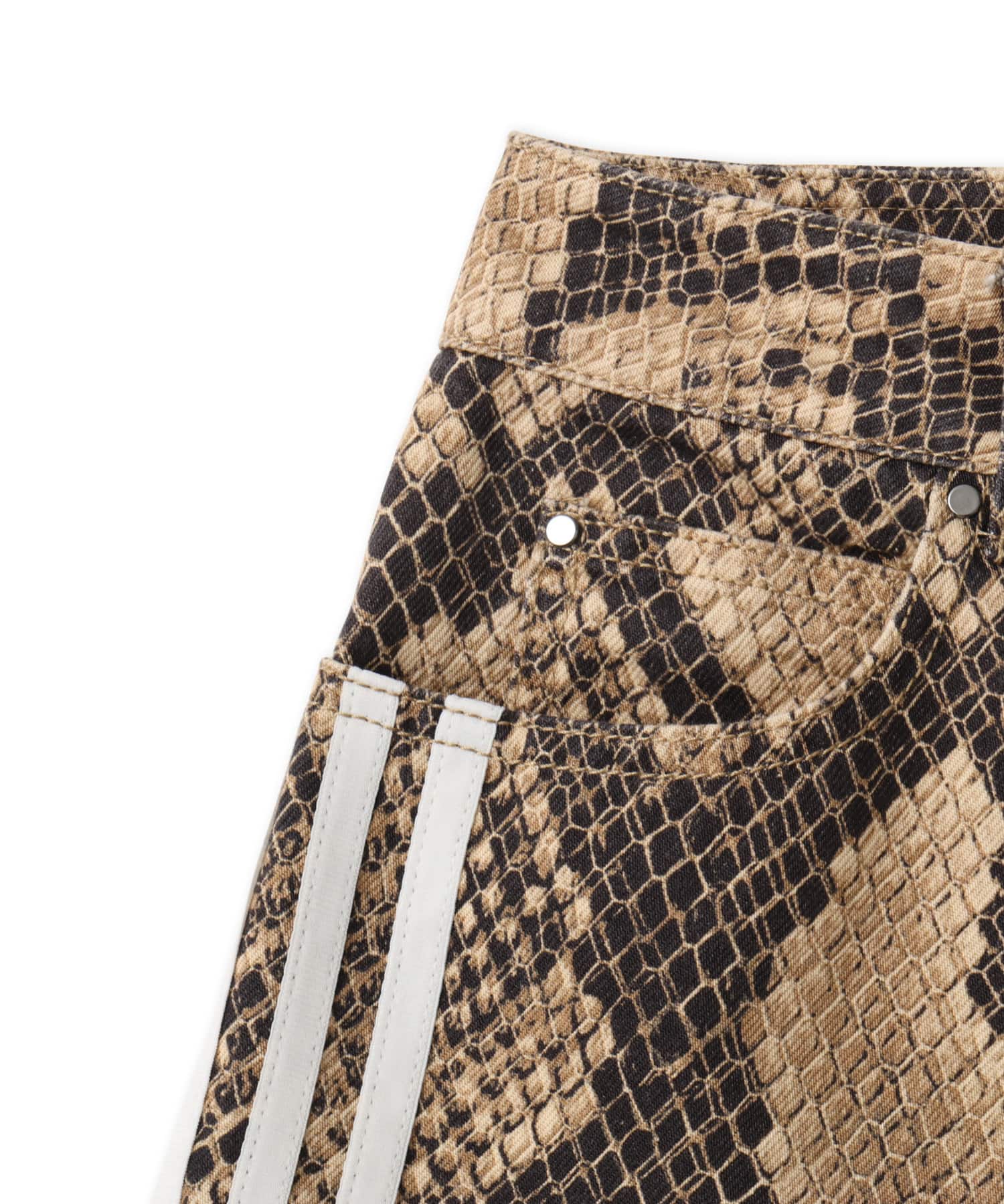 adidas SNAKE PRINT DENIM BERMUDA リネン/マジックベージュの画像