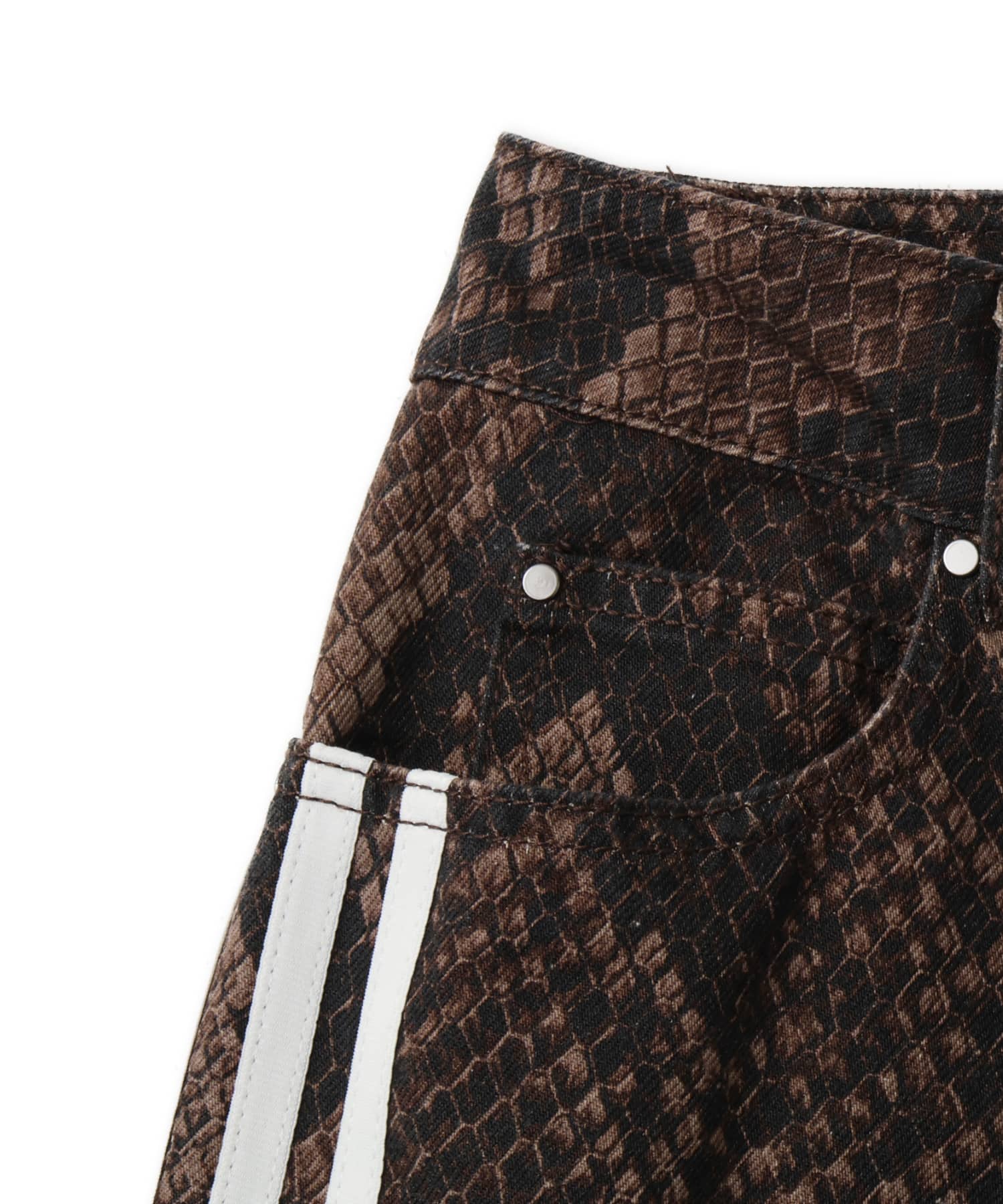 adidas SNAKE PRINT DENIM BERMUDA アースストレータ/オーロラコーヒーの画像