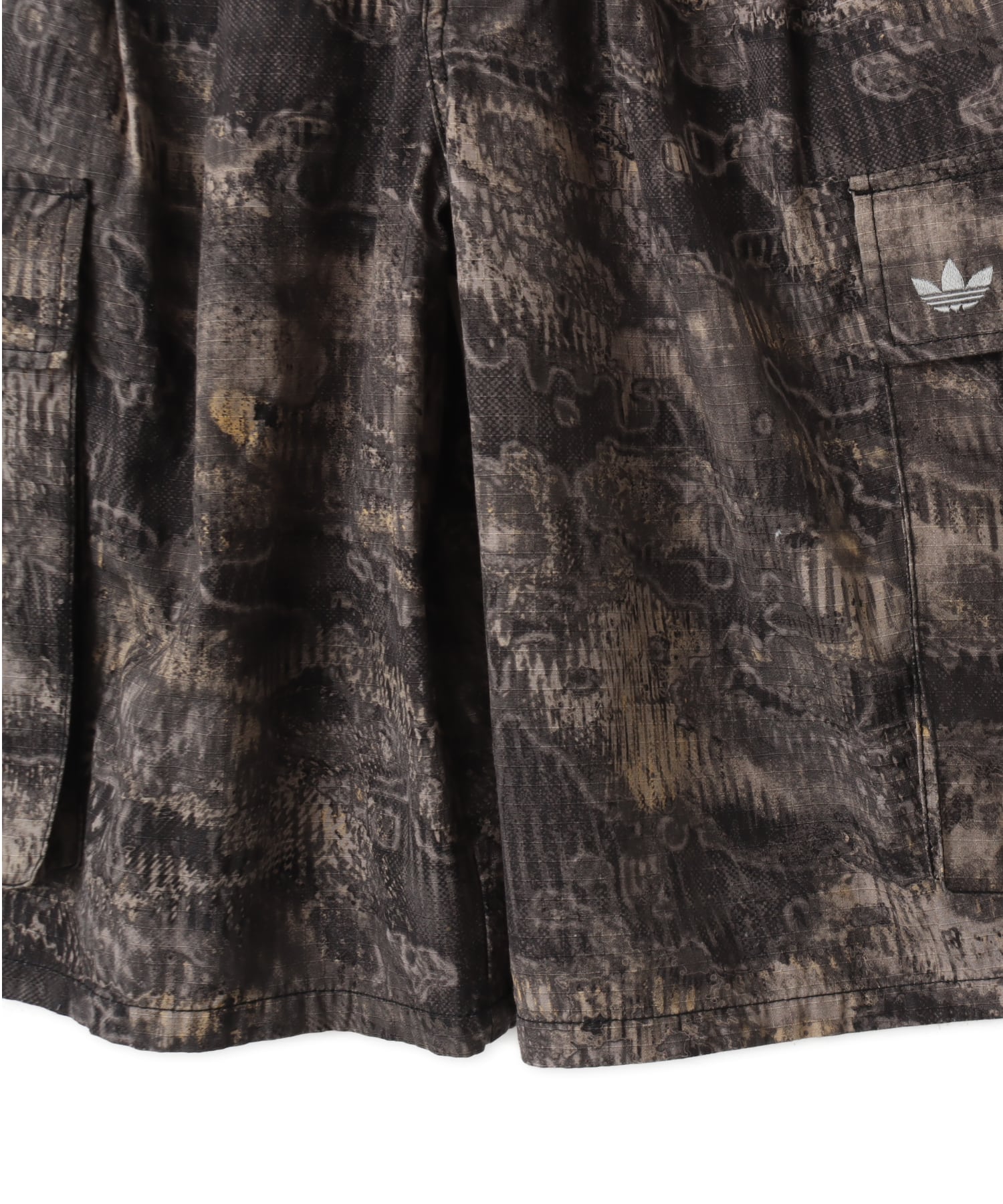 adidas ADILENIUM 5.0  CARGO SHORTS マルチカラーの画像