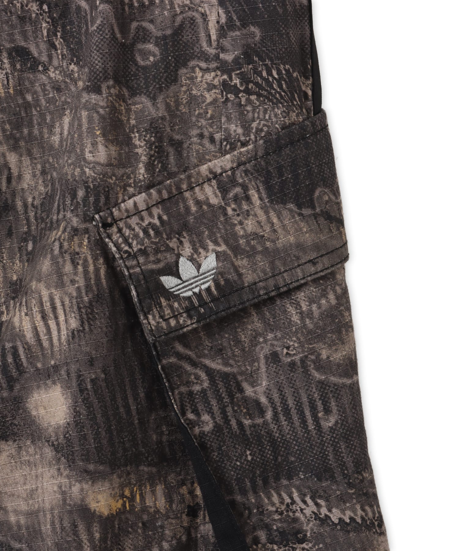 adidas ADILENIUM 5.0  CARGO PANTS マルチカラーの画像