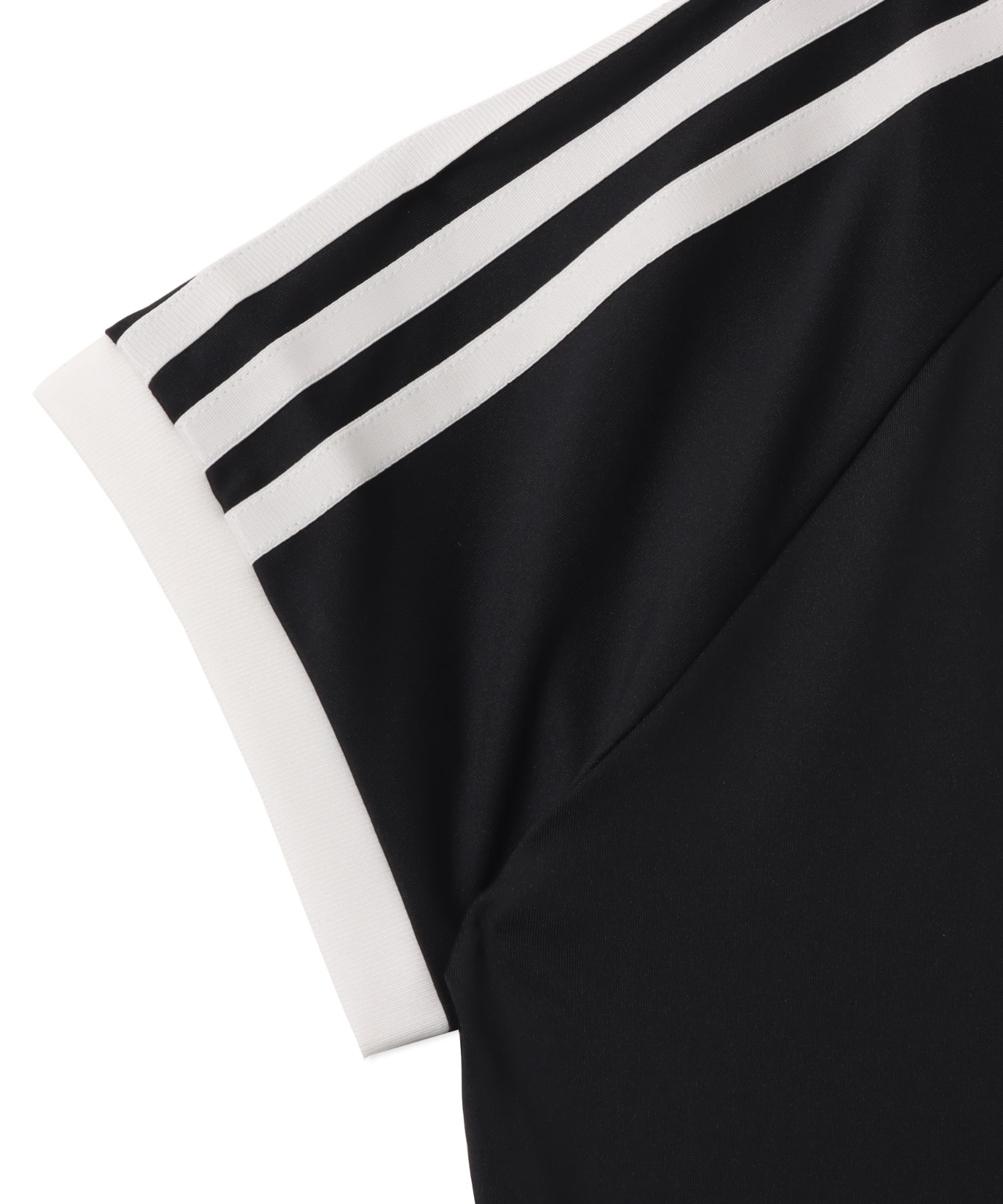 adidas ADILENIUM 5.0  OFFSHOULDER TEE ブラックの画像