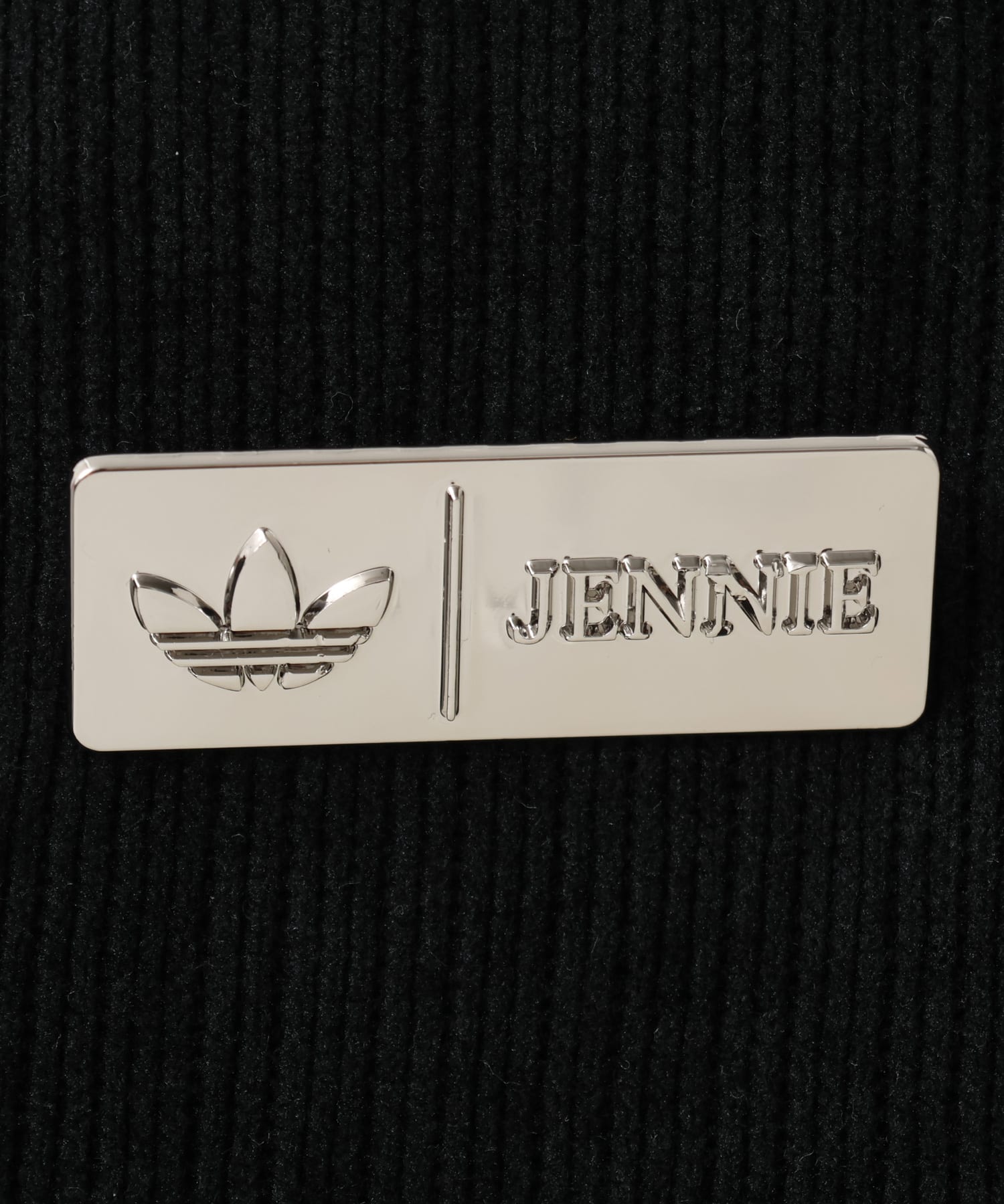 adidas JENNIE FAN OG TRACK TOP ブラックの画像