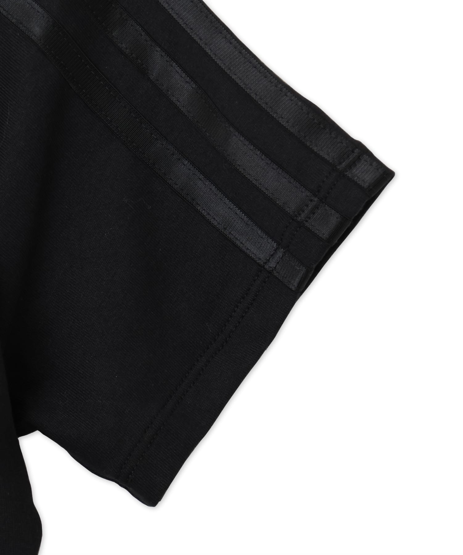 adidas JENNIE LAYERED T-SHIRT ブラックの画像