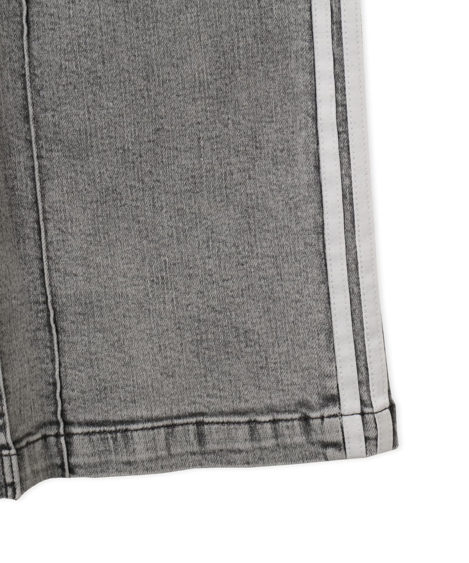 adidas DENIM PLEATS WIDE LEG PANTS ウォッシュドグレーデニムの画像