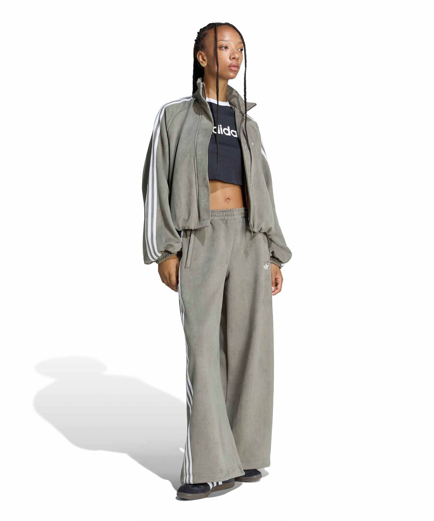 adidas ADILENIUM FAUX SUEDE TRACK TOP オリーブストレータの画像