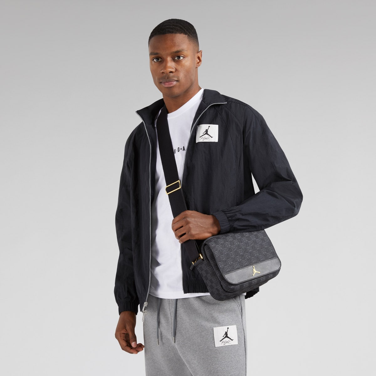 中川スポーツ様になりますJORDAN BRAND MONOGRAM MINI MESSENGER BAG