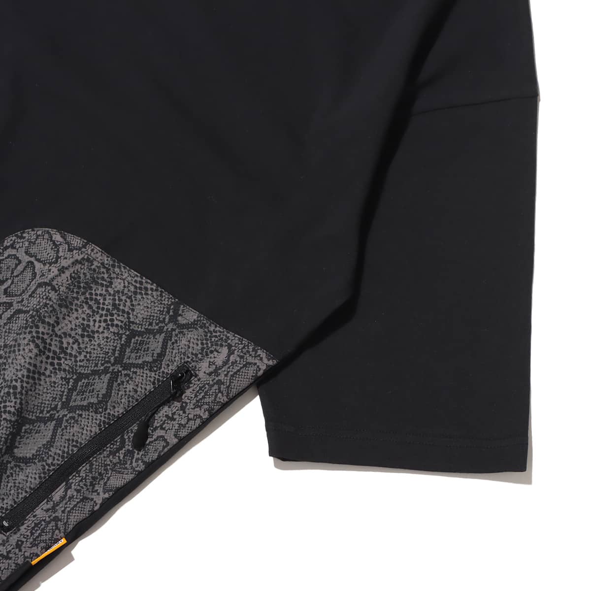 atmos × GRIPSWANY CAMP POCKET T-SHIRT BLACK(アトモス atmos × GRIPSWANY CAMP POCKET T-SHIRT BLACK(アトモス