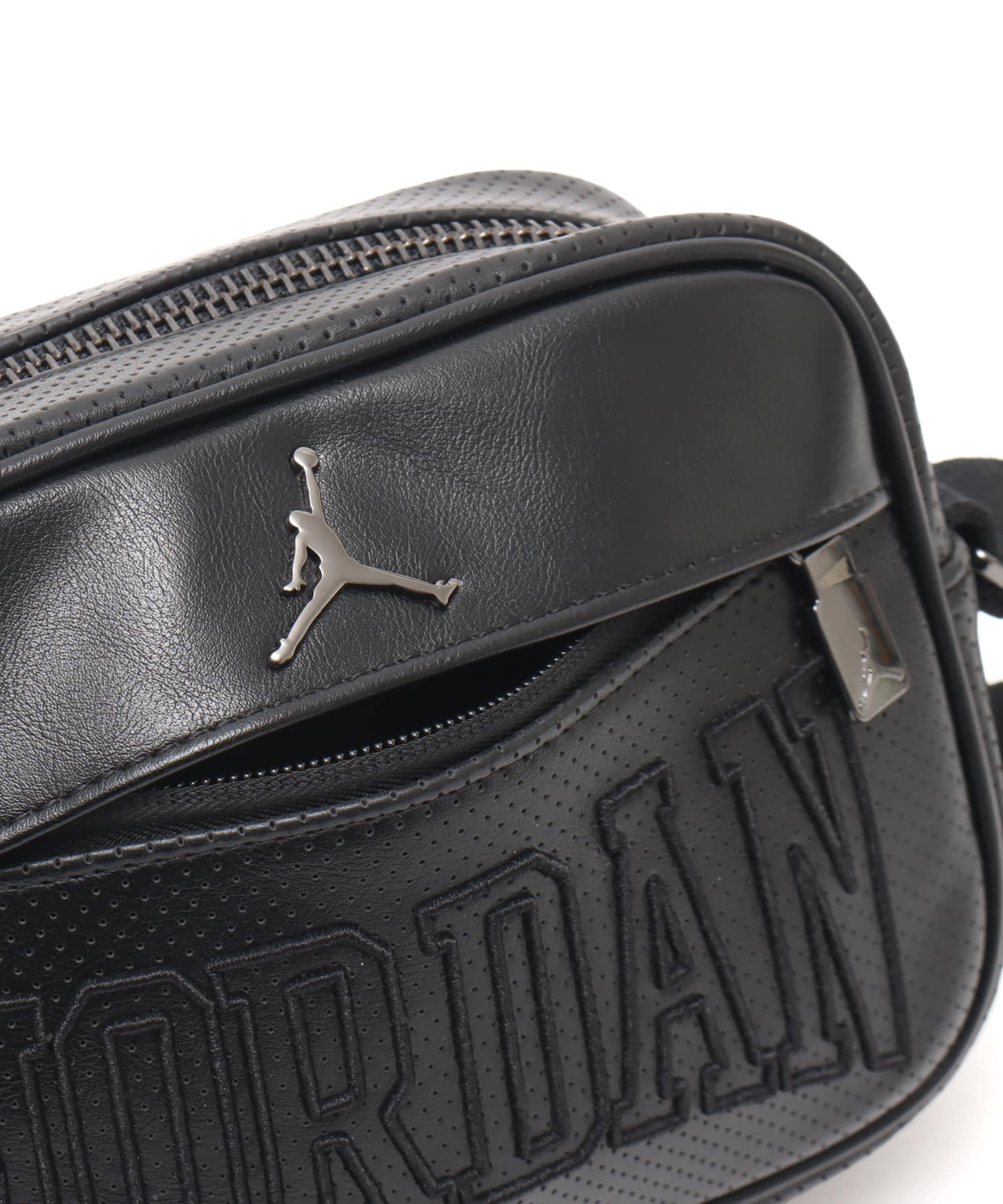 JORDAN BRAND MONOGRAM CAMERA BAG BLACKの画像