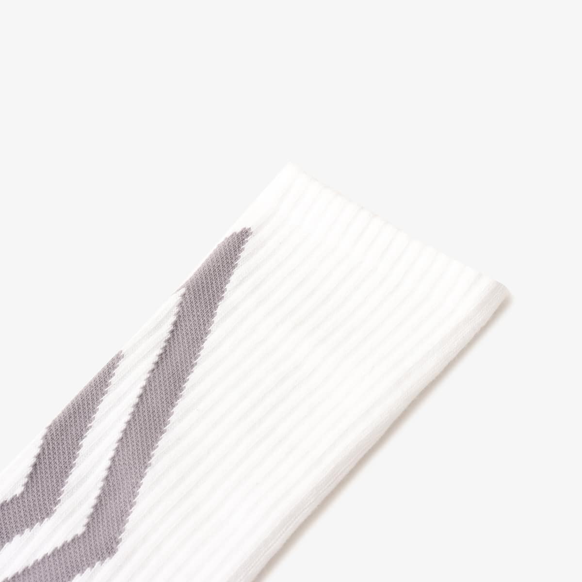 UMBRO x atmos Jacquard Logo Socks WHITEの画像