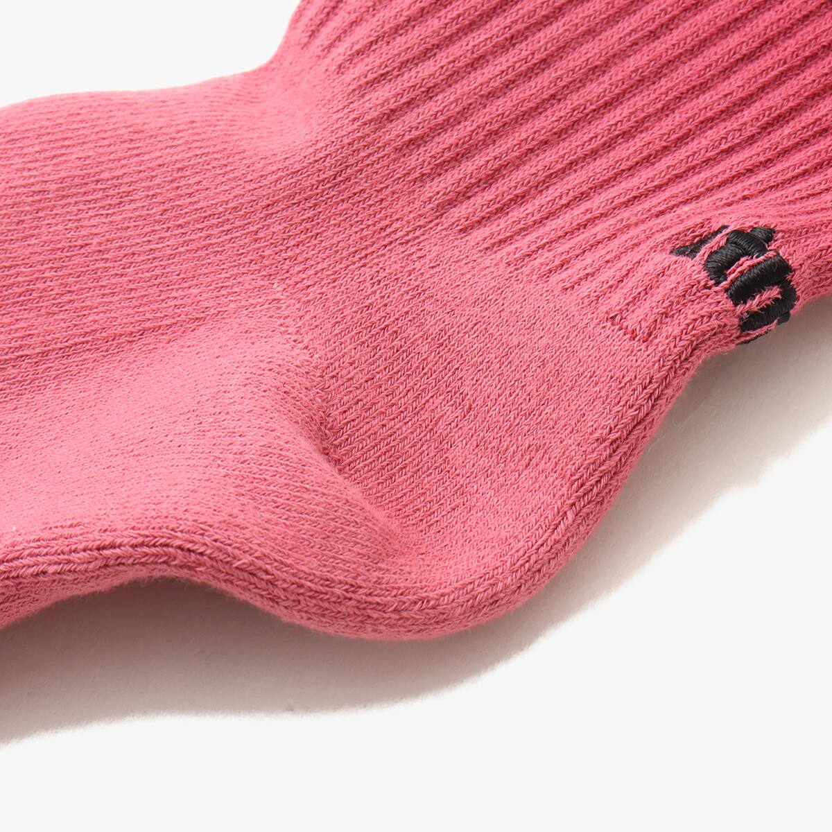 atmos GRADATION COLOR SOCKS REDの画像