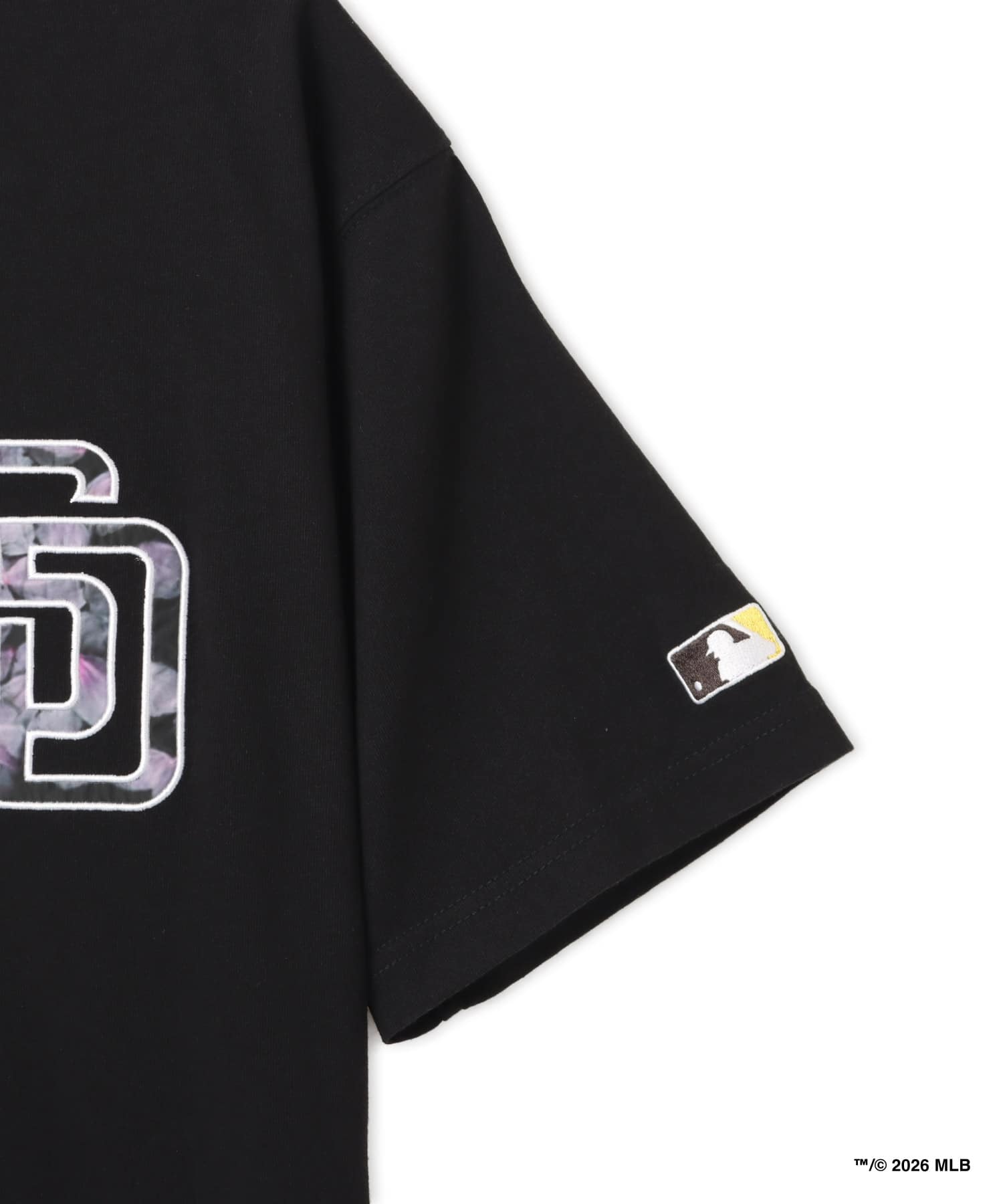 atmos x MLB Patch Logo T-shirt 【SAKURA】 BLACKの画像